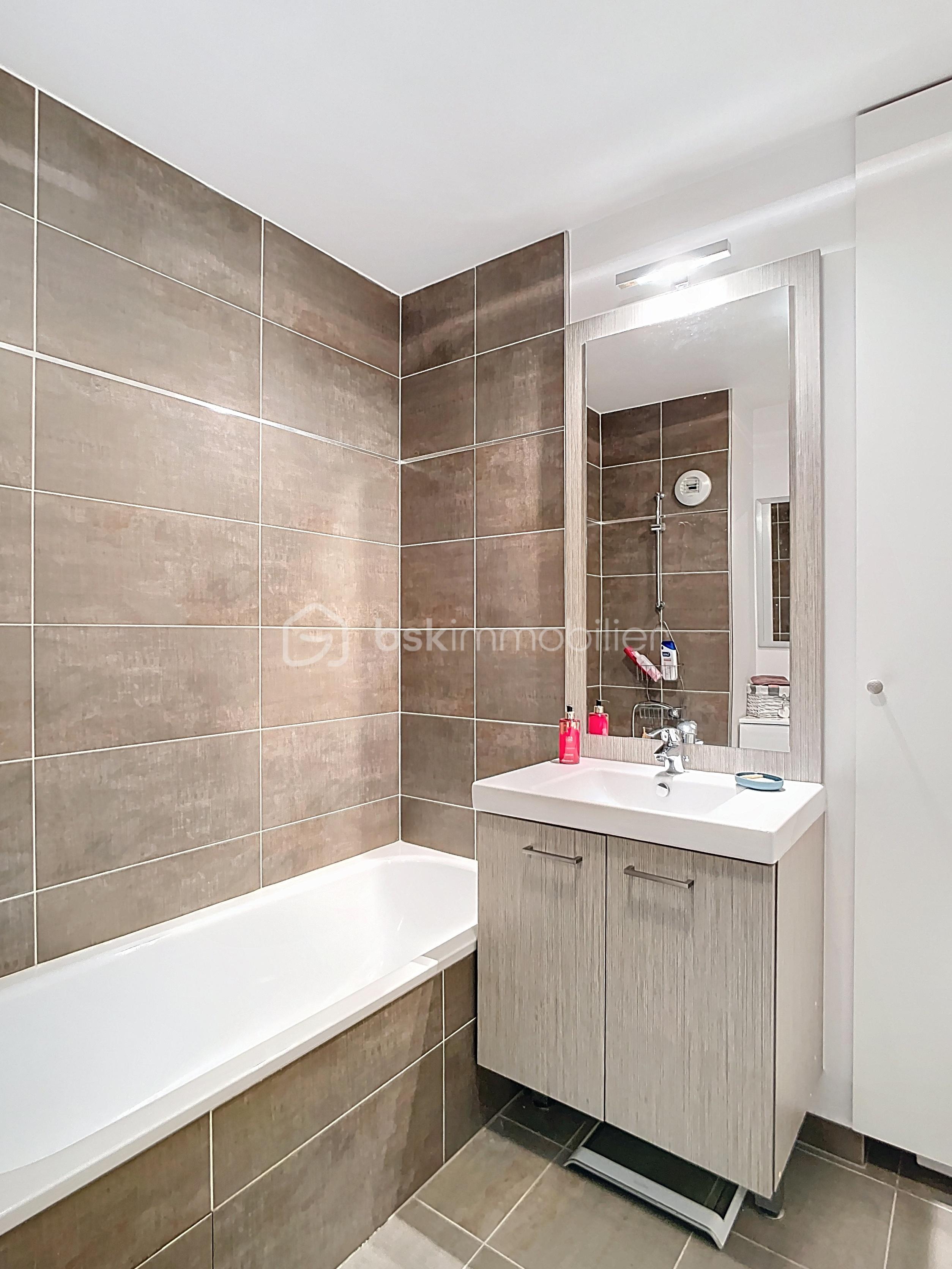 Appartement de 81 m² - t4-balcon-26-rue-pasteur-92000-nanterre-france_00032_2e90128.jpg