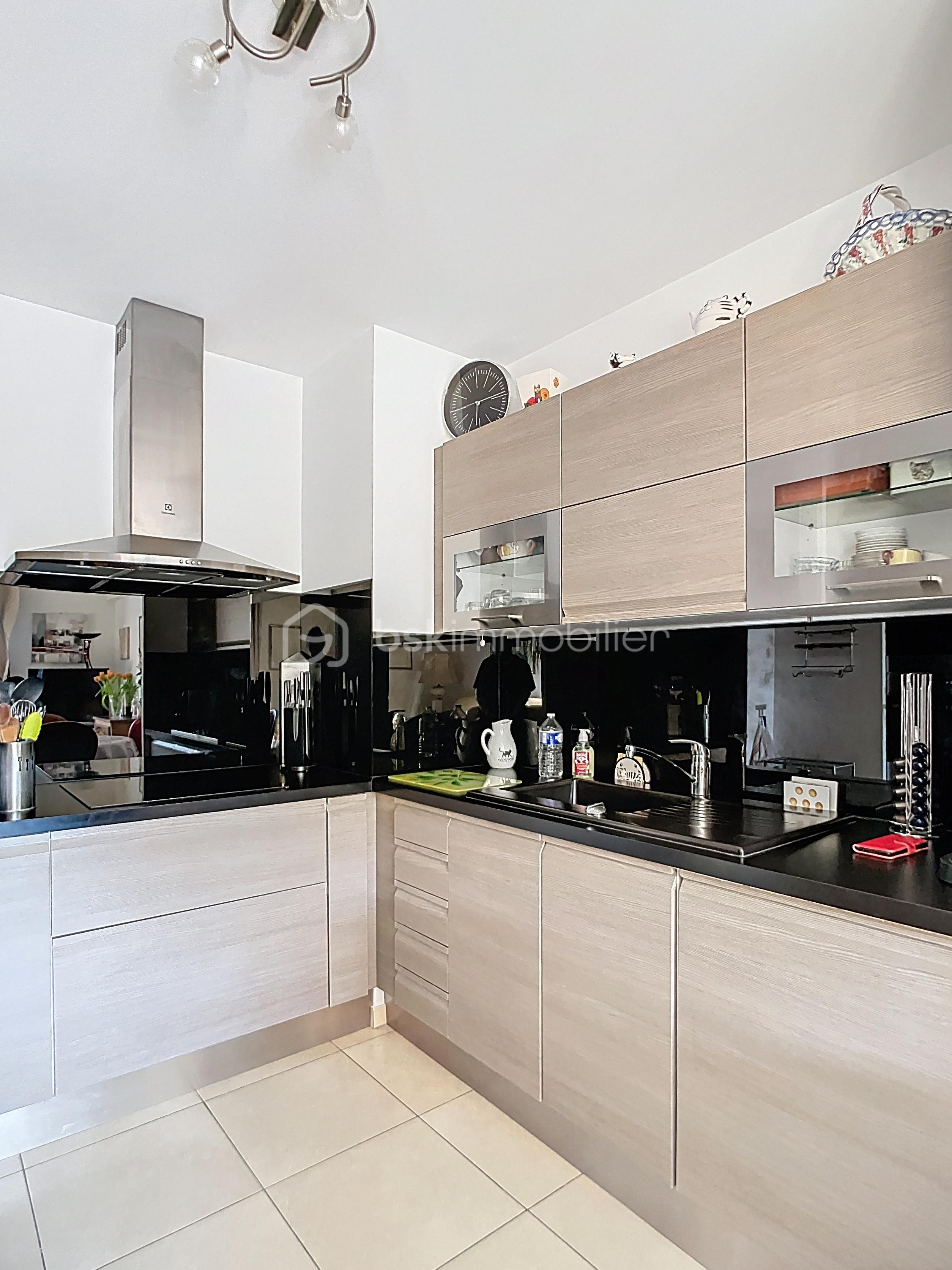 Appartement de 81 m² - t4-balcon-26-rue-pasteur-92000-nanterre-france_00006_44d9fb1.jpg