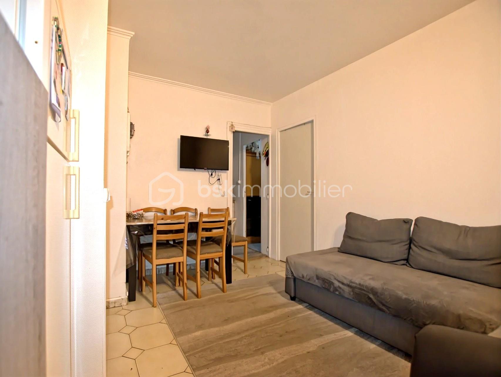 Colombes_livingroom-dinningroom_aec21138.jpg