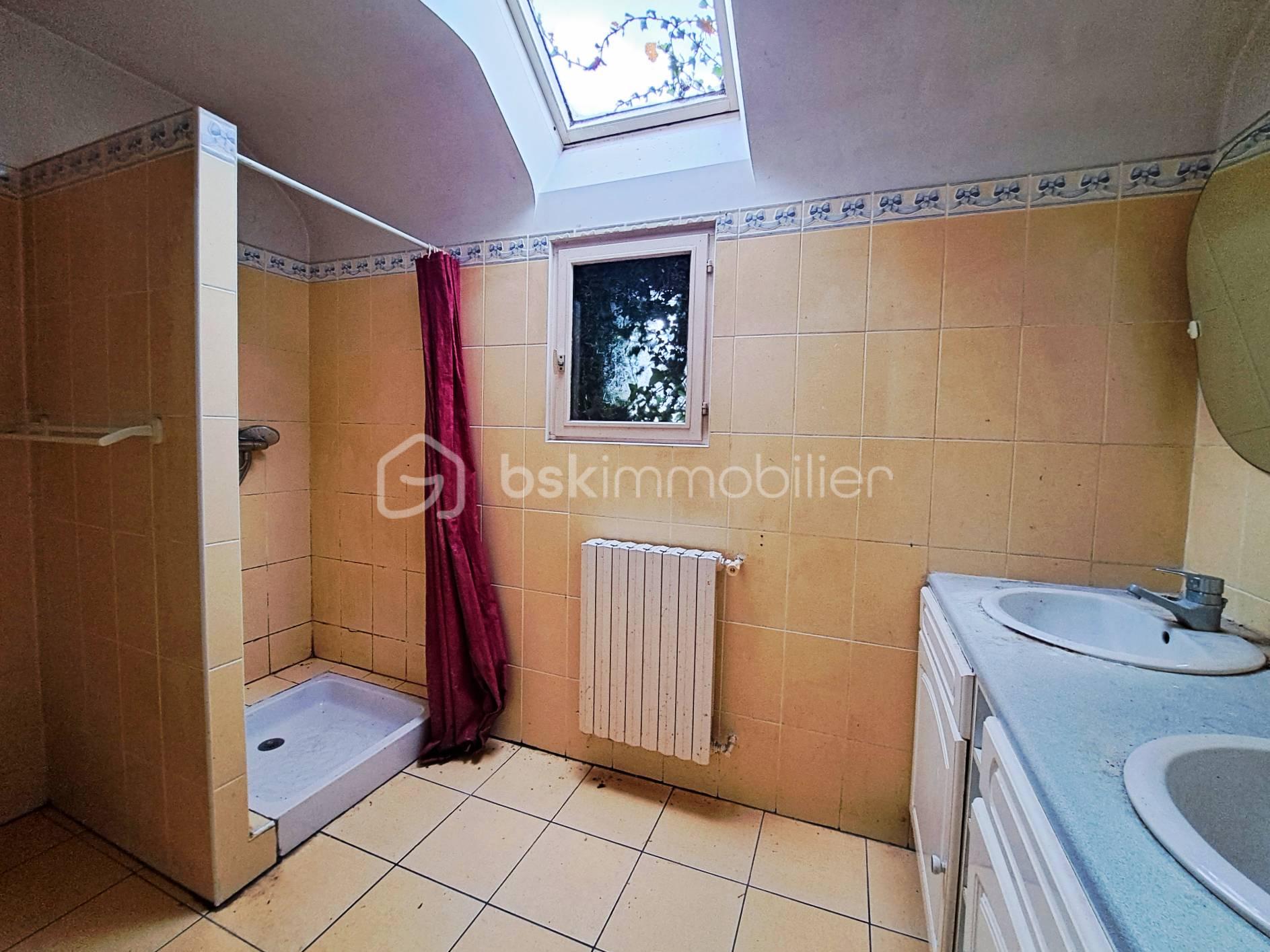Maison en pierre de 98 m² - salle de bains rdc 1.jpg
