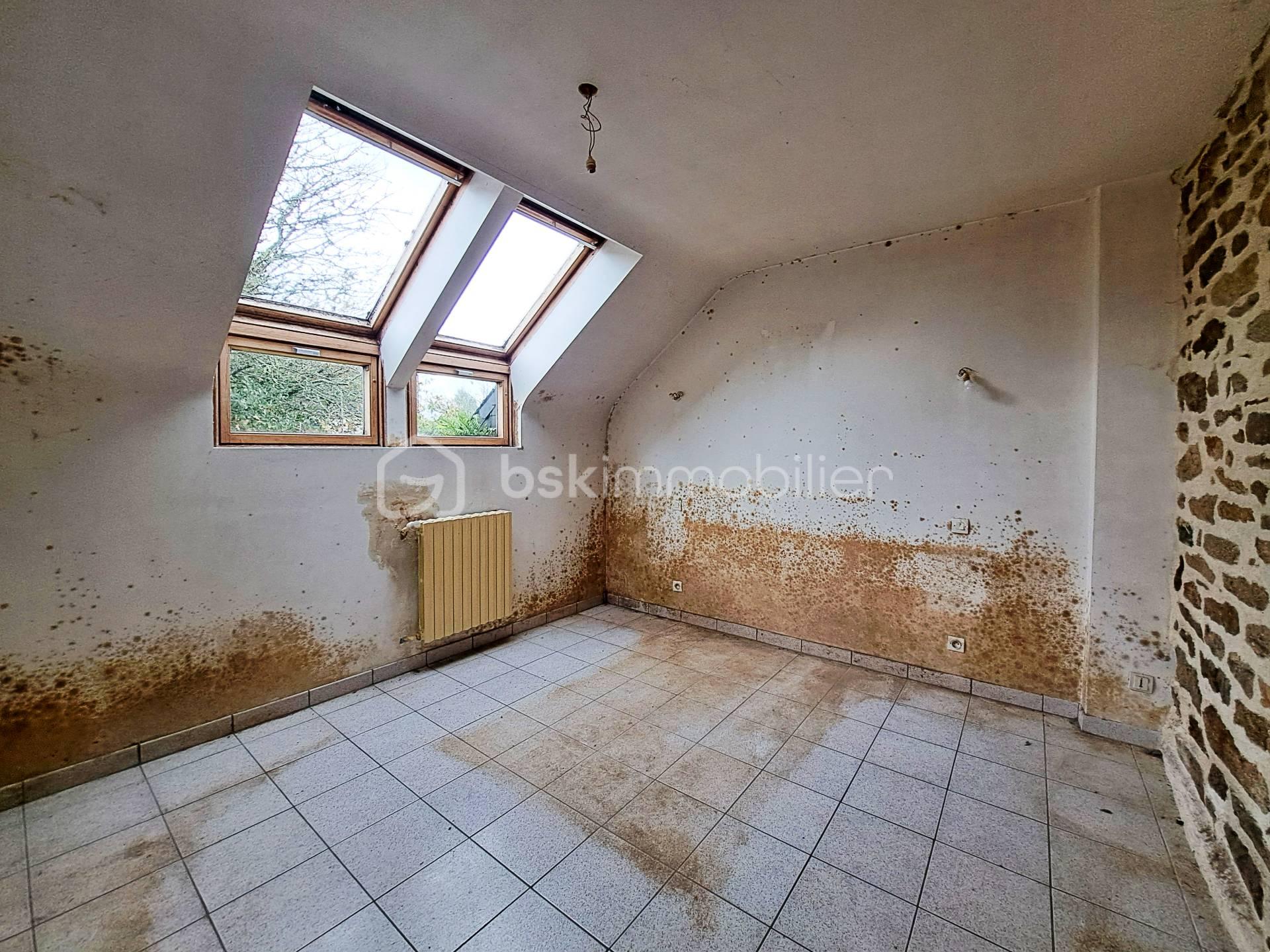 Maison en pierre de 98 m² - chambre RDC.jpg