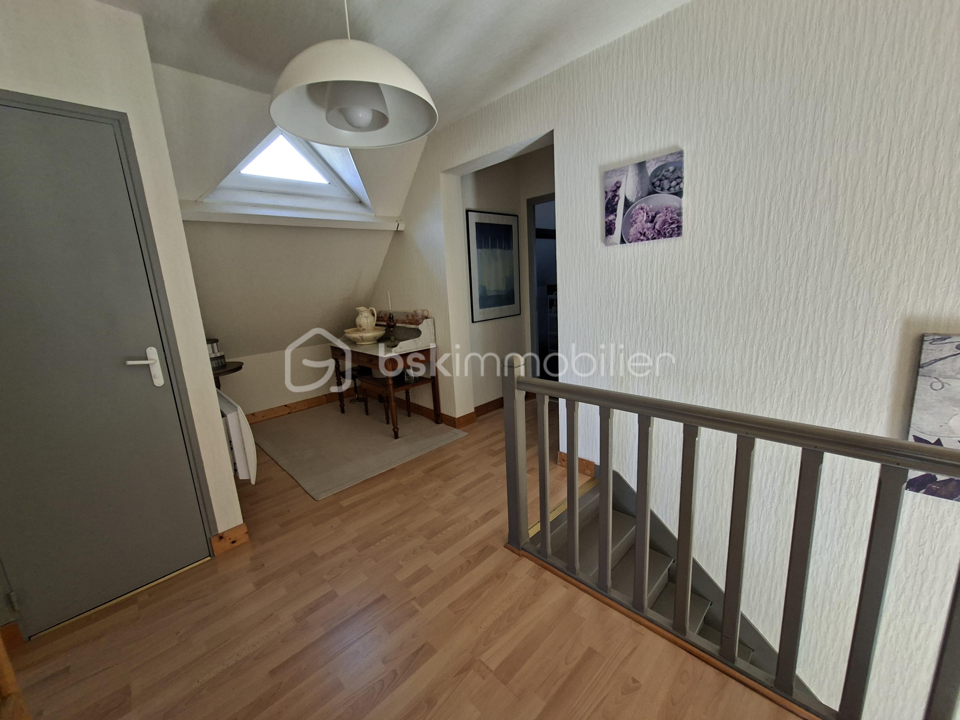 Maison traditionnelle de 128 m² - r1 palier espace coin.jpg
