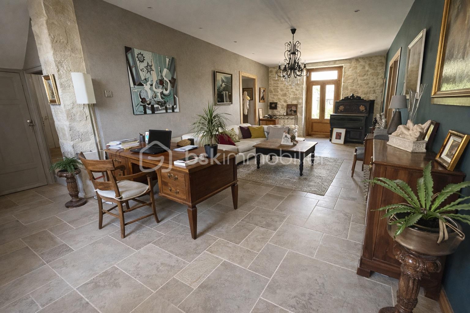 Maison de 885 m² - 6EE5FCEE-6AB8-4C84-A4BD-3990AC2645DA_1_102_o.jpeg