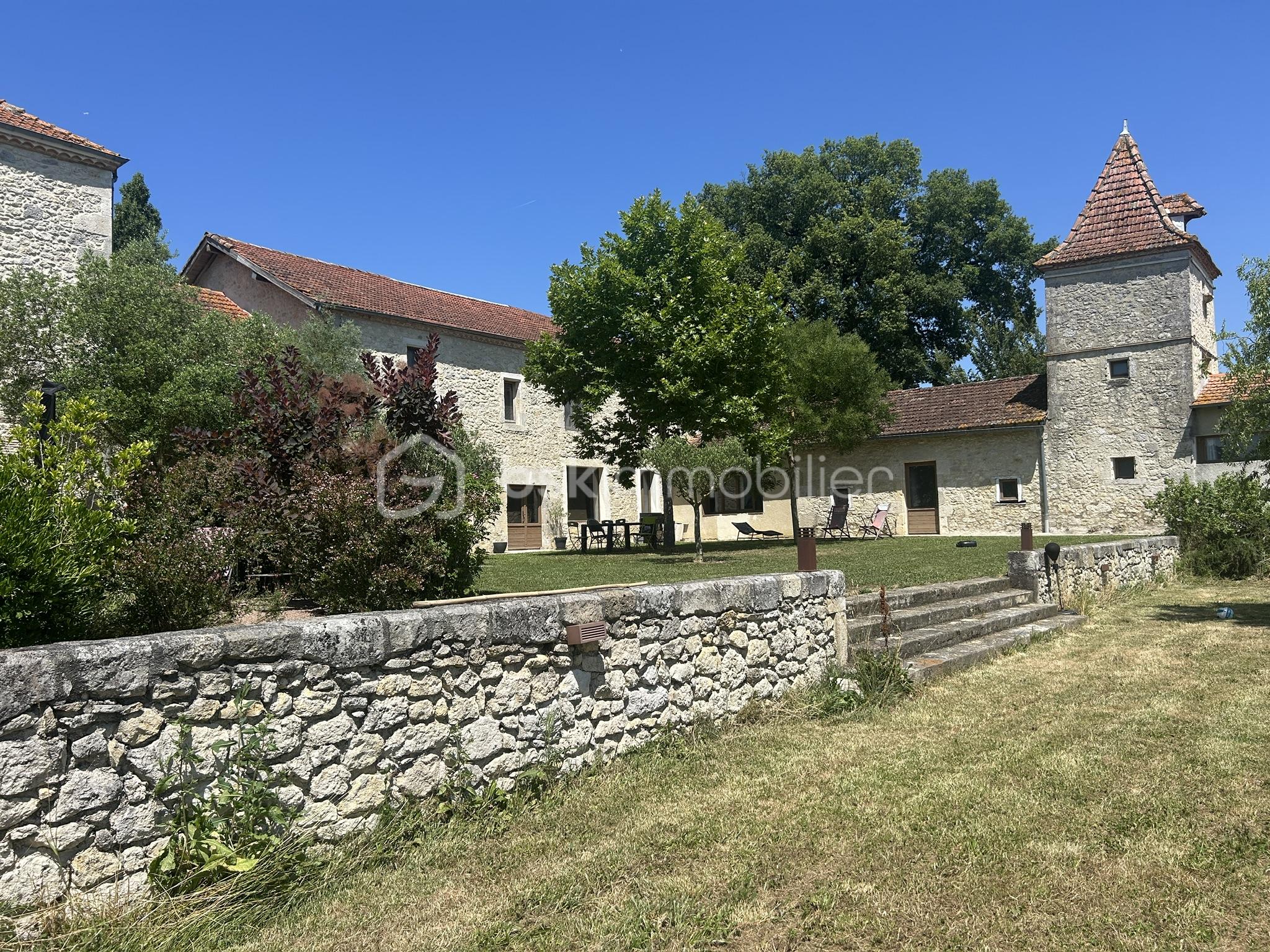 Maison de 885 m² - 39A966FC-DD58-46D8-905A-91789A09D062_1_102_o.jpeg