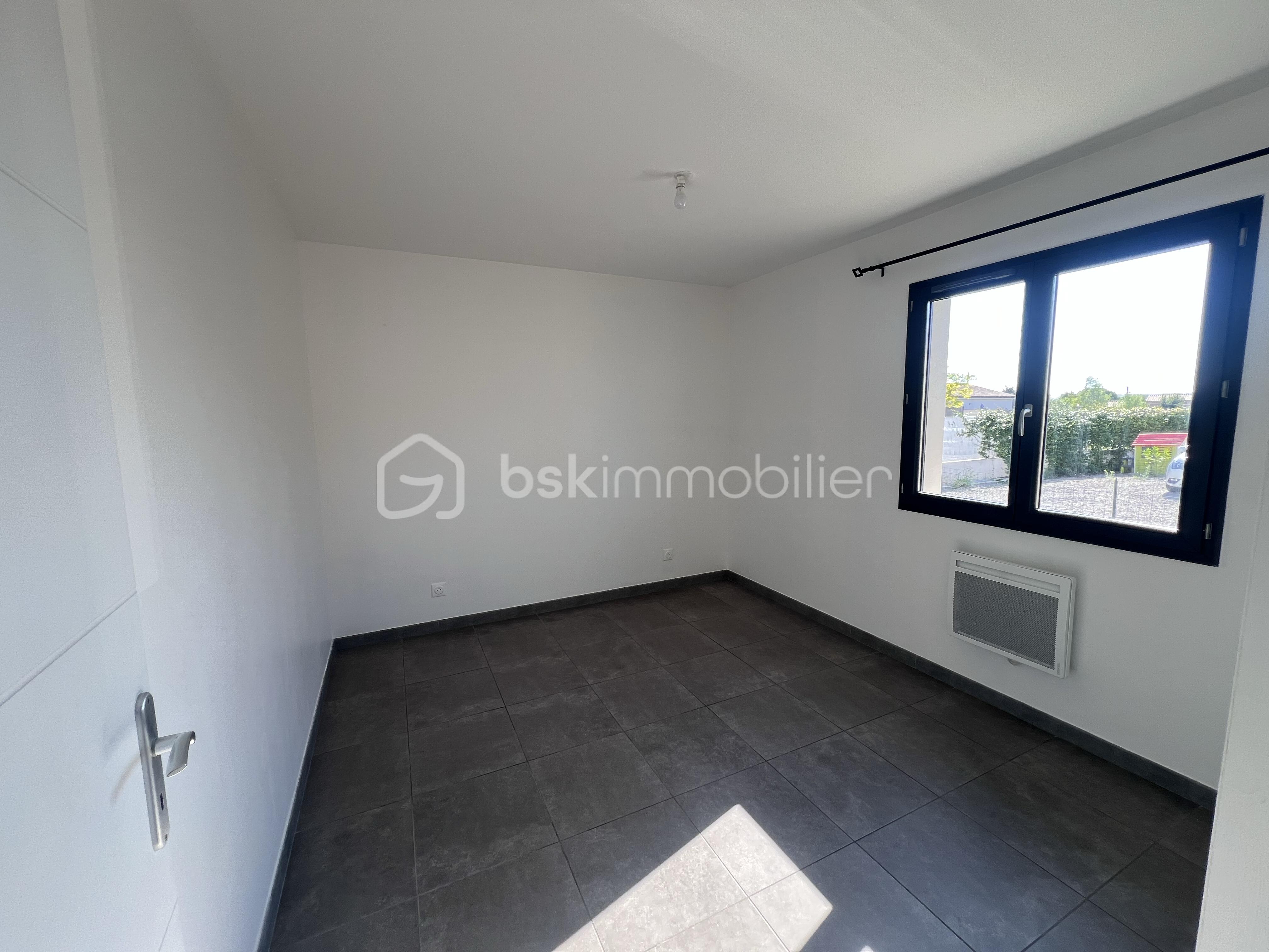 Maison traditionnelle de 90 m² - tempImage8Mvvsx.png