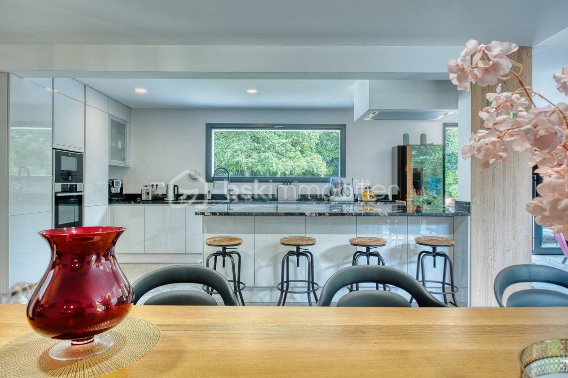 Maison d architecte de 168 m² - PO1T9Q-p6CHGrHXoyjmxCkvk3QpoPh9m3fTucrgv4_UeJxFPc.jpeg