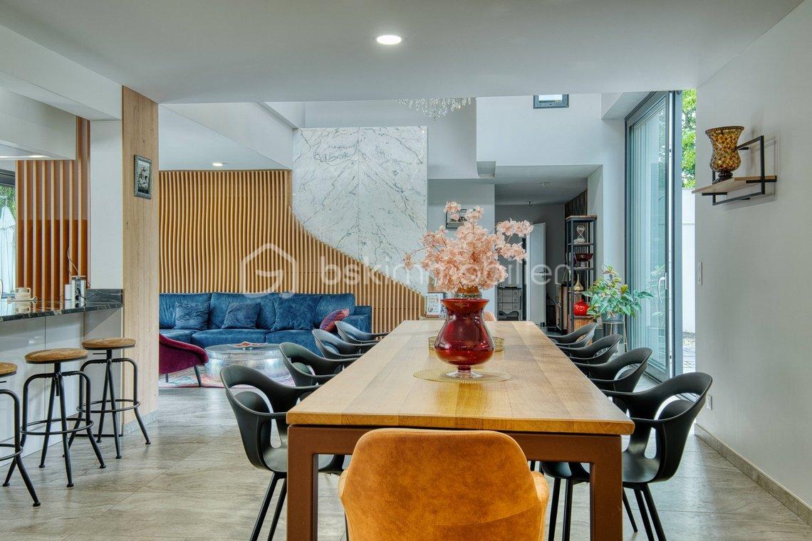 Maison d architecte de 168 m² - TjHeSBUezI77t7zIxZYmvDP6JZxif1sf1Jg9ii9cupYeJxFPc.jpeg