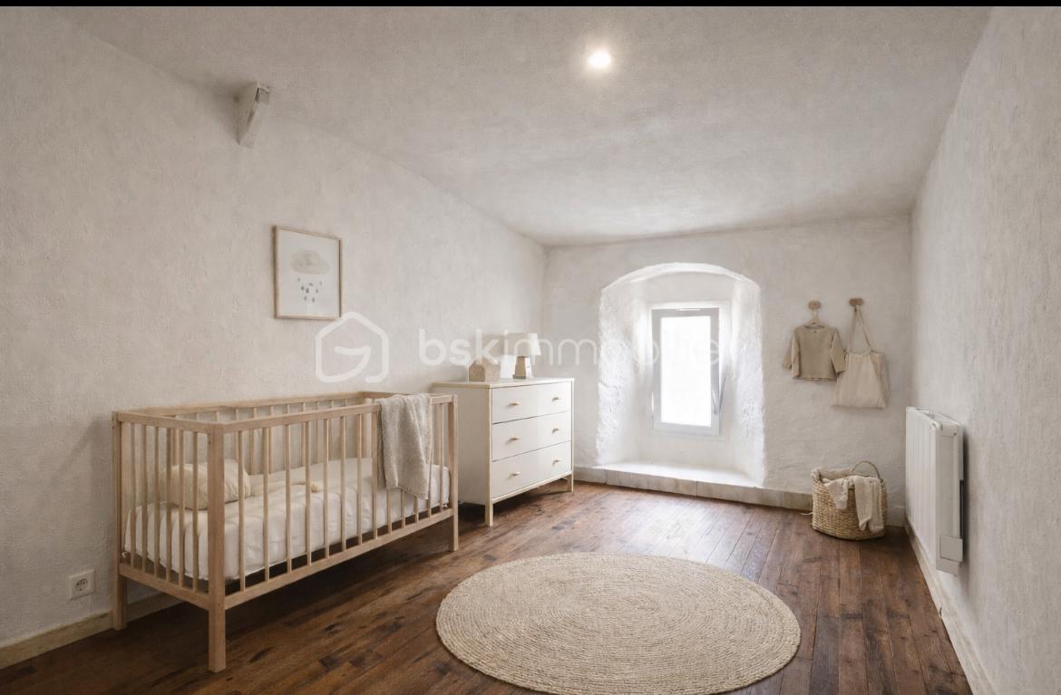 Maison en pierre de 100 m² - ch bébé.jpg
