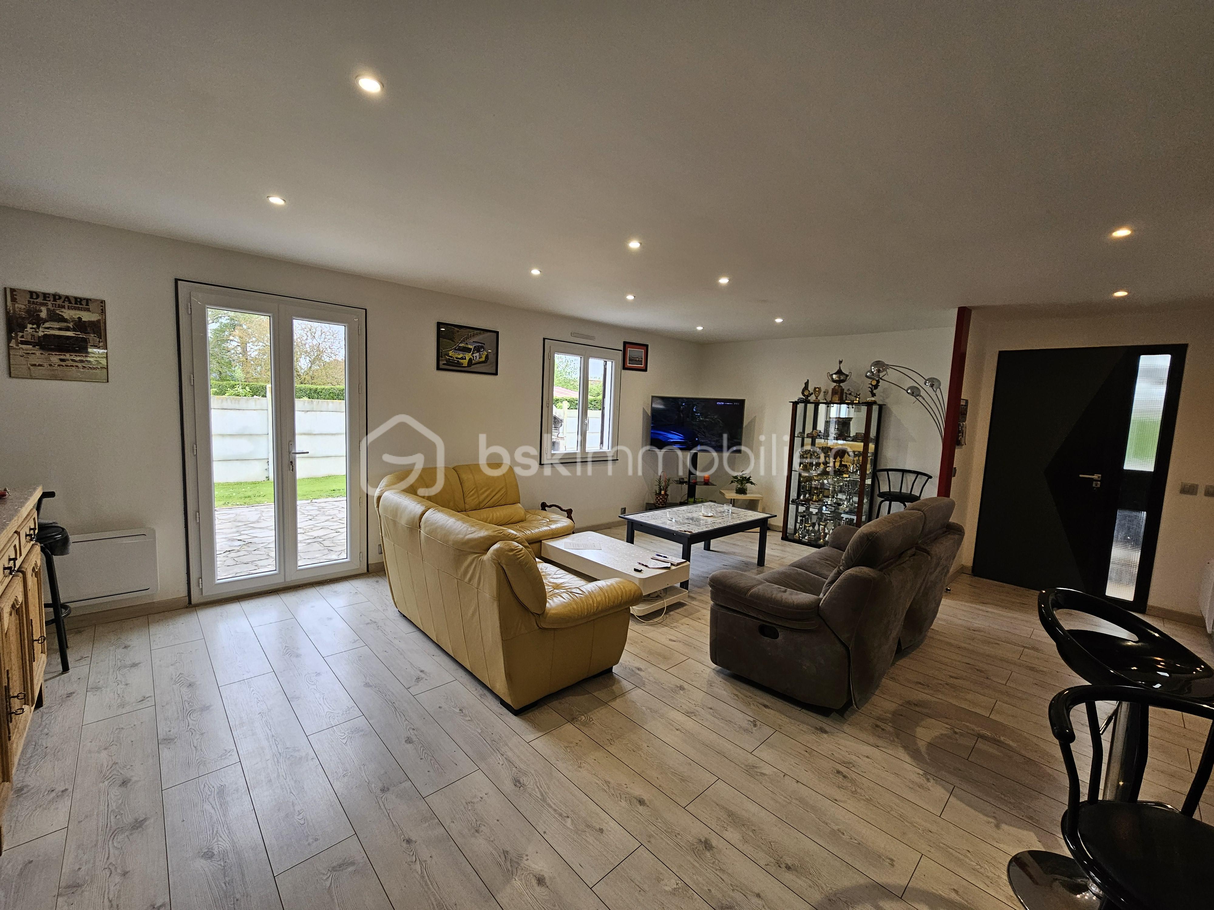 Maison traditionnelle de 105 m² - iO9FfcXEatf8INpwwT9uikAWRsV4e19kSJ9jQmmn.jpg