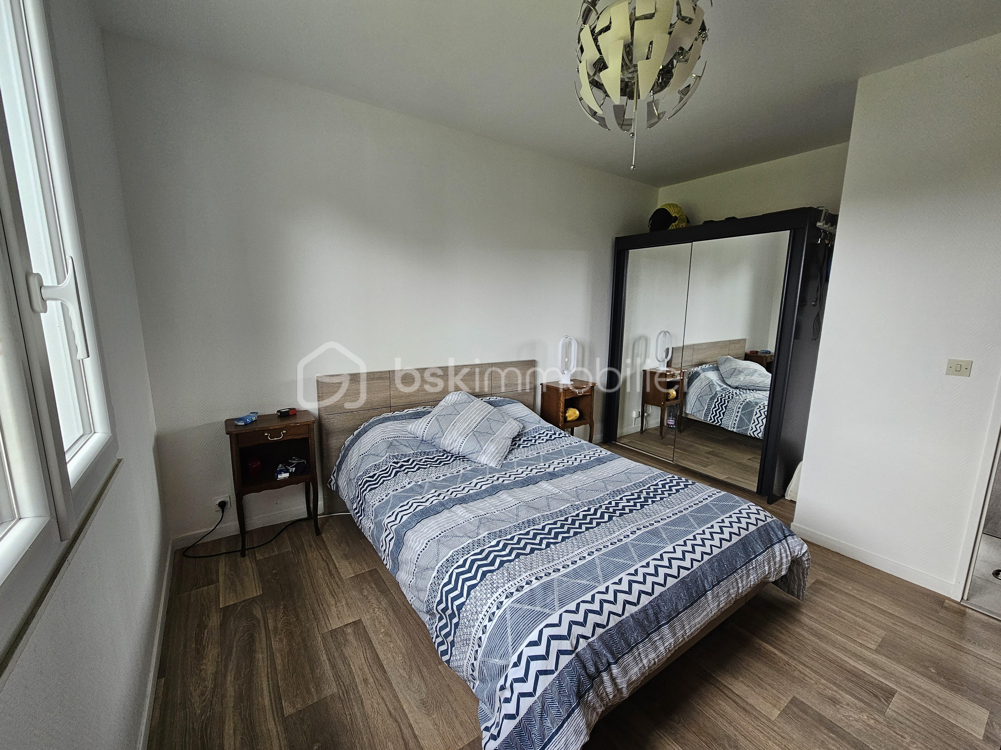 Maison traditionnelle de 105 m² - vyjvt9v749xBnDix9YHoRtcKKPesWZKKpDgp7mGI.jpg