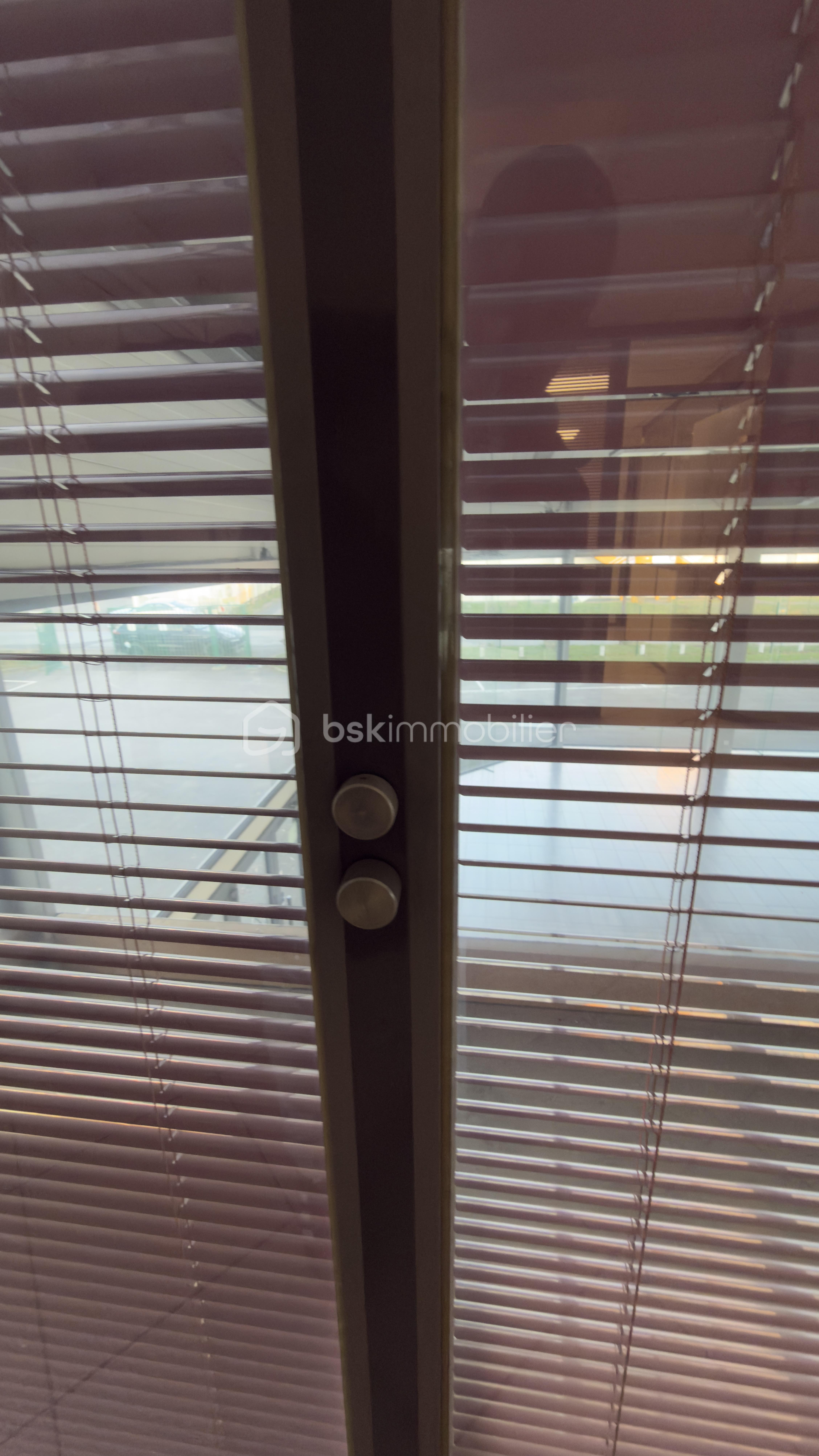 Local d'activités de 1 500 m² - IMG_2128.jpeg