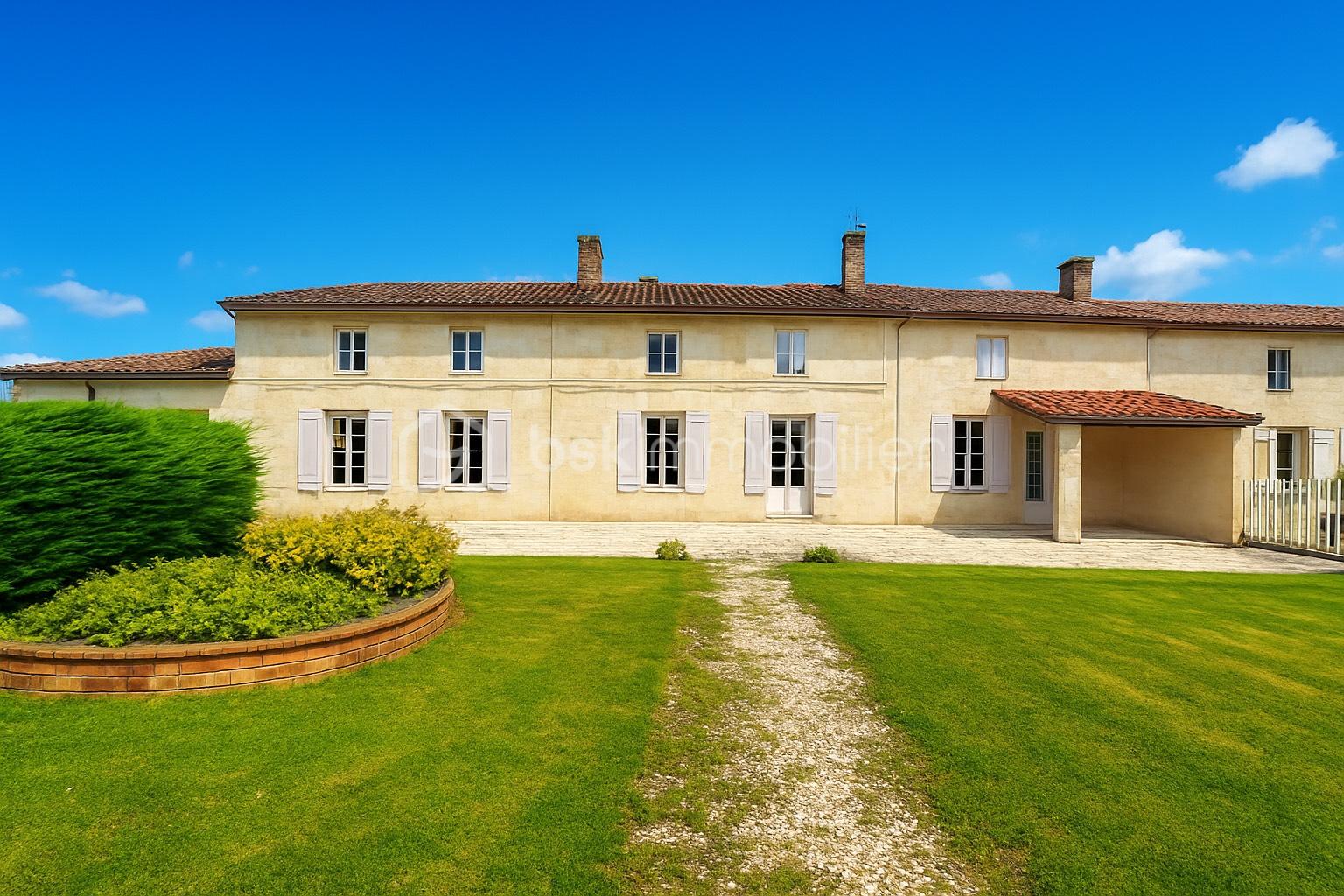 Demeure de 154 m² - Façade st bris.png