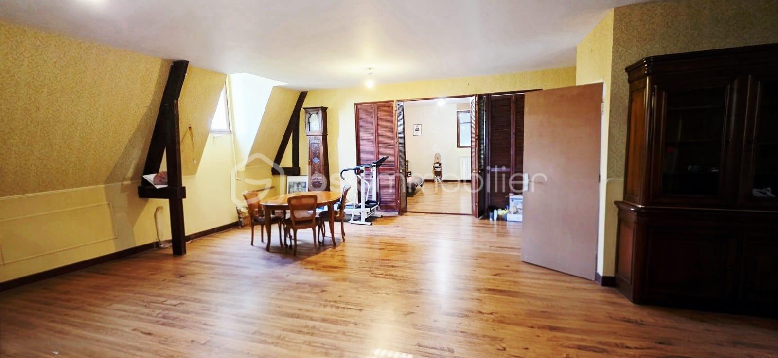 CHAMBRE DERNIER ETAGE .jpeg