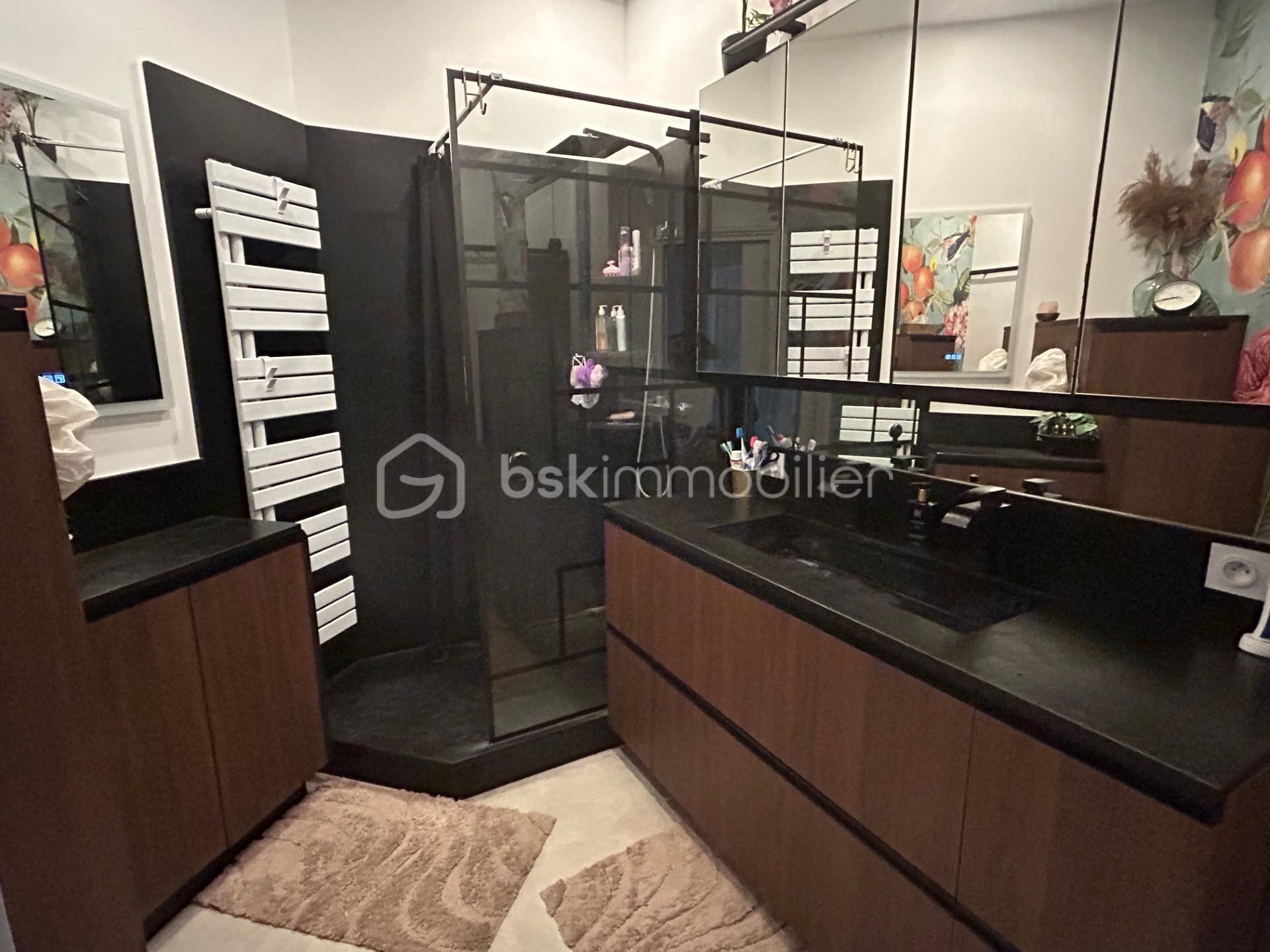 Appartement de 78,49 m² - salle de douche.jpg