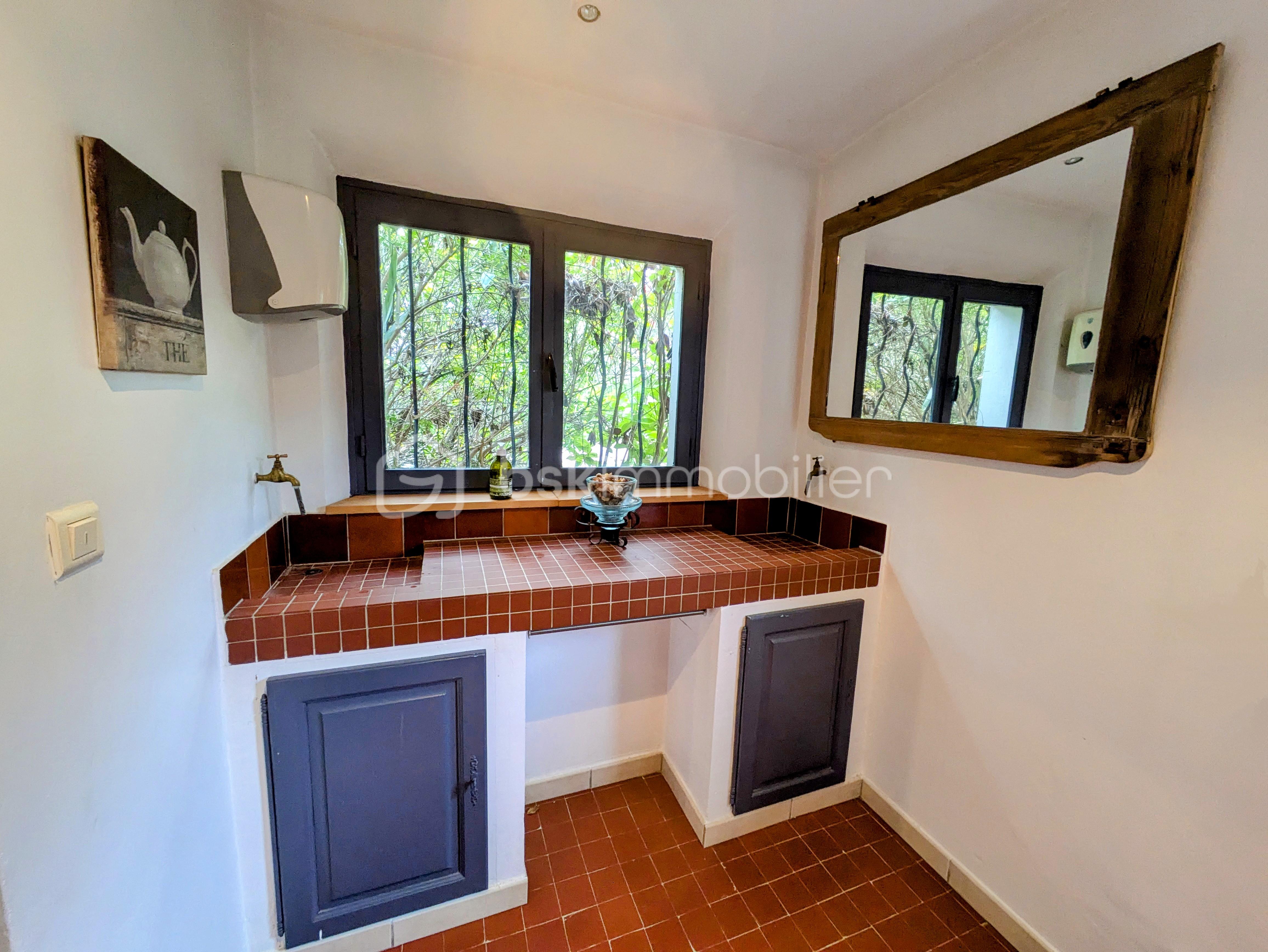 Fonds de commerce - PXL_20241106_152848478.RAW-01.COVER~2.jpg