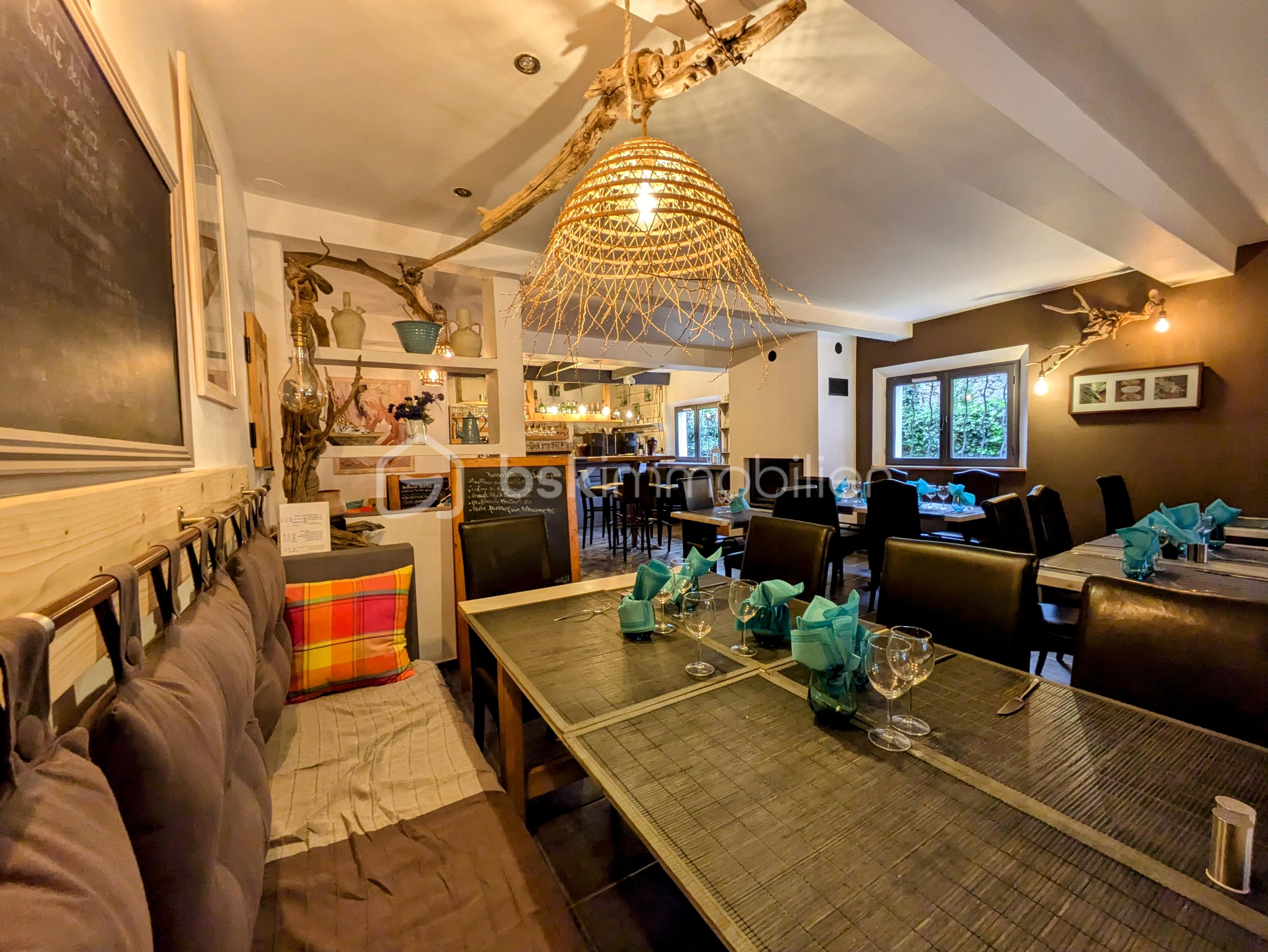 Fonds de commerce - PXL_20241106_154357630.RAW-01.COVER~2.jpg