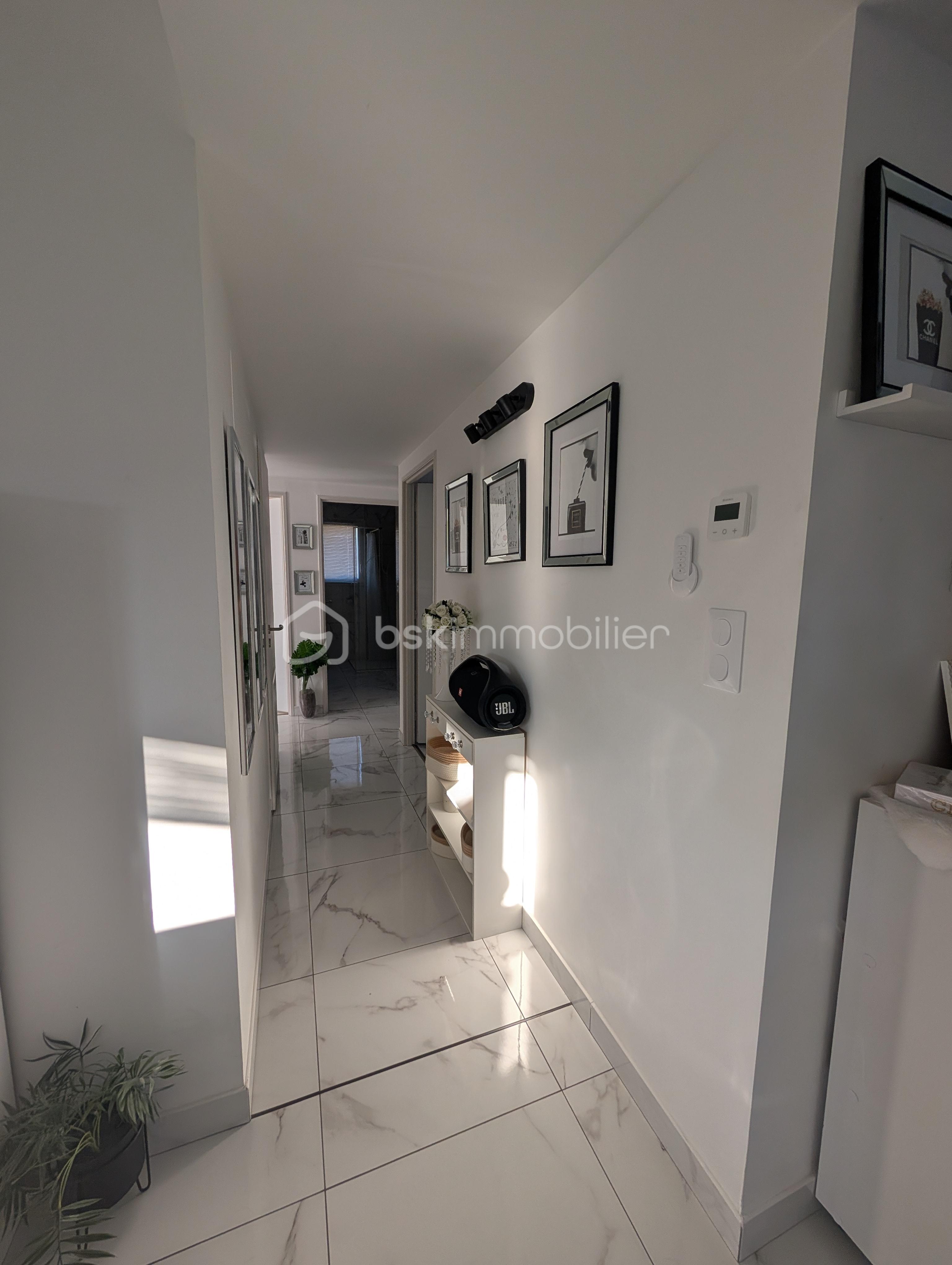 Maison contemporaine de 112 m² - PXL_20251015_155747570.jpg