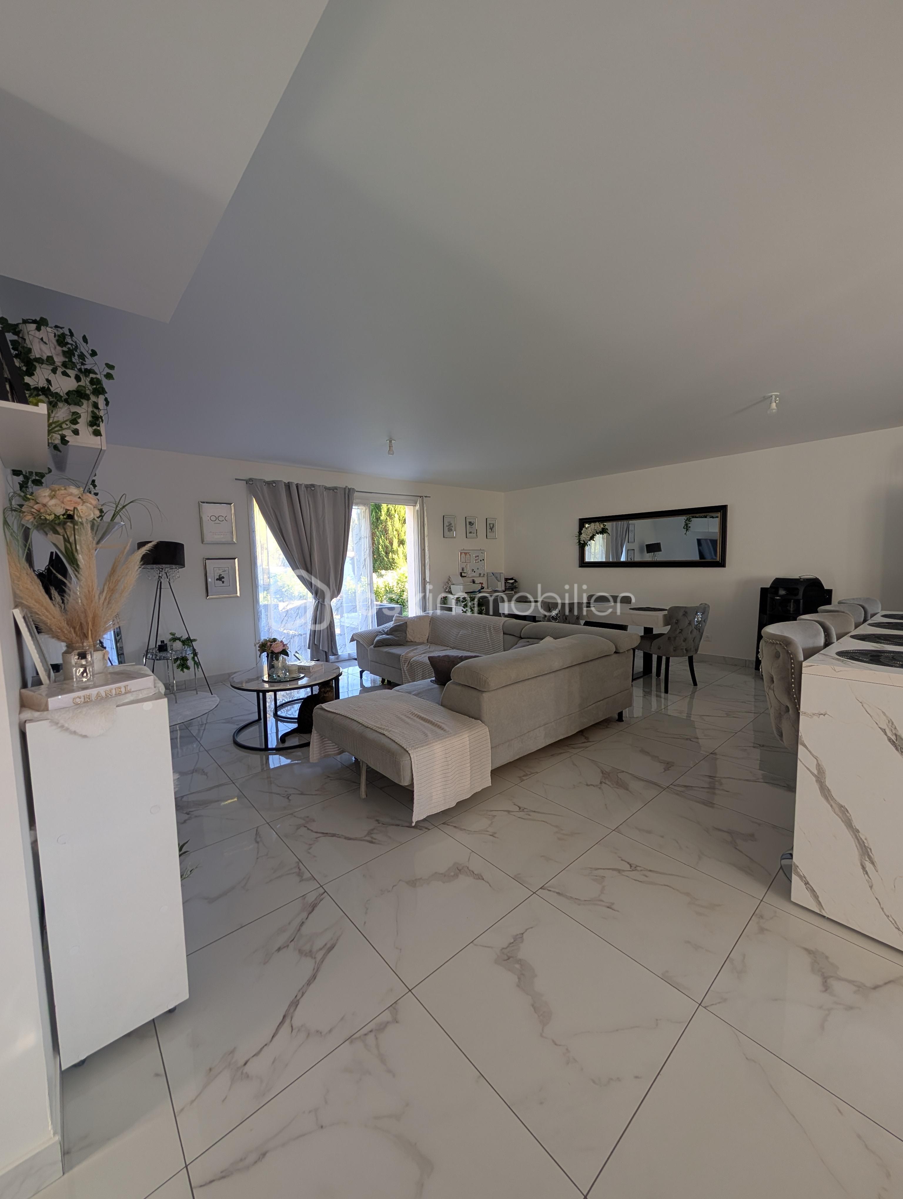 Maison contemporaine de 112 m² - PXL_20251015_155603149.jpg