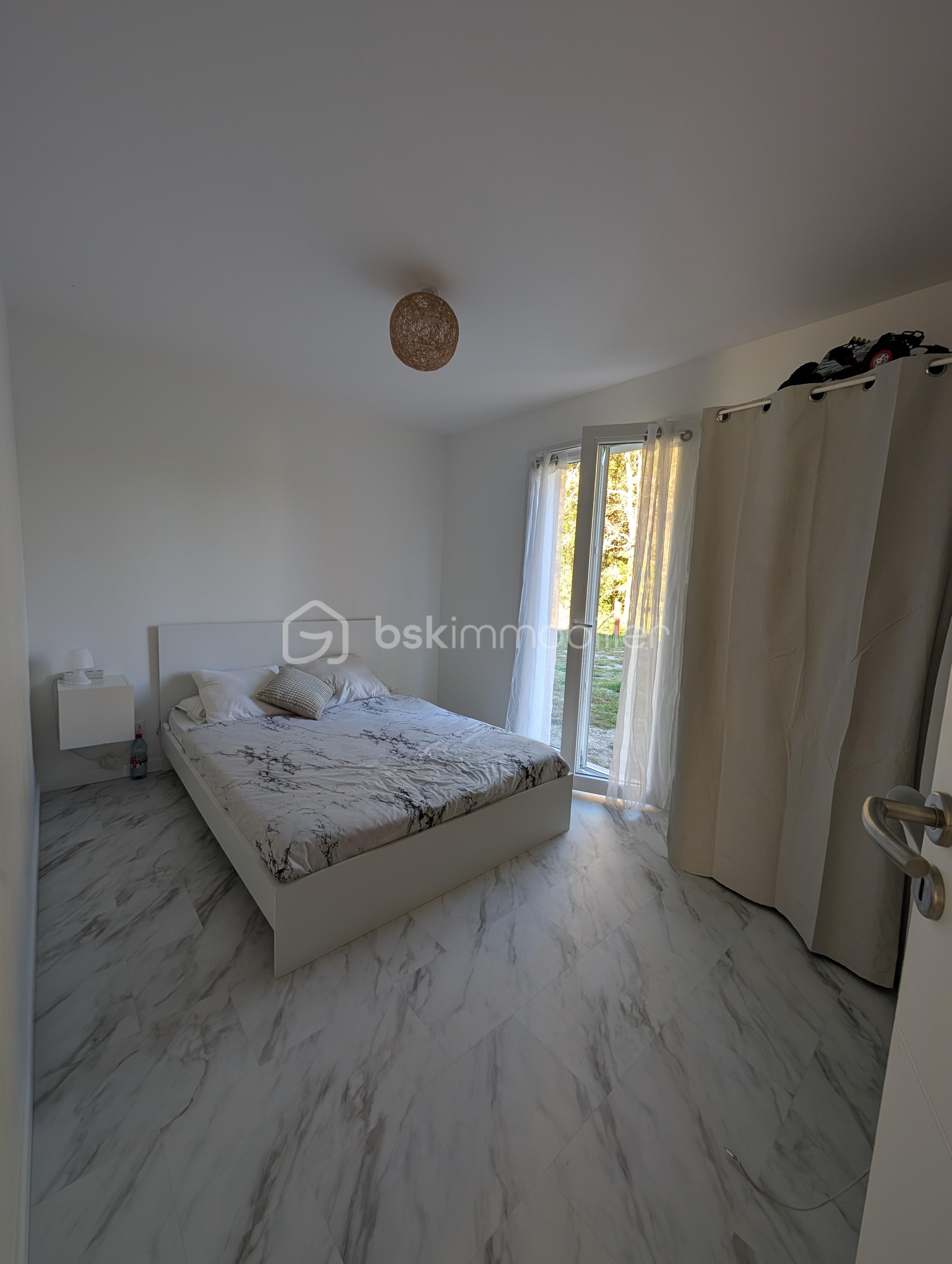 Maison contemporaine de 112 m² - PXL_20251015_160040838.jpg