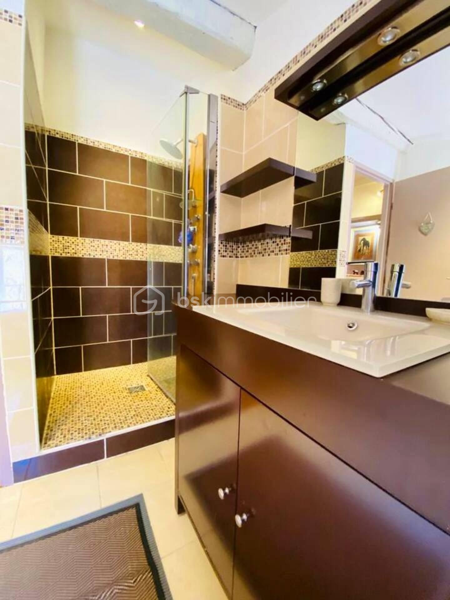 Maison de ville de 97 m² - d3cbba90-043d-4c31-8453-f4ff221b871c.jpg