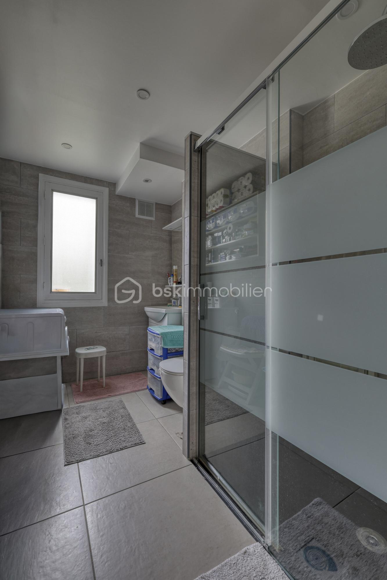 Maison de ville de 184 m² - delannoy salle d'eau magali.jpg