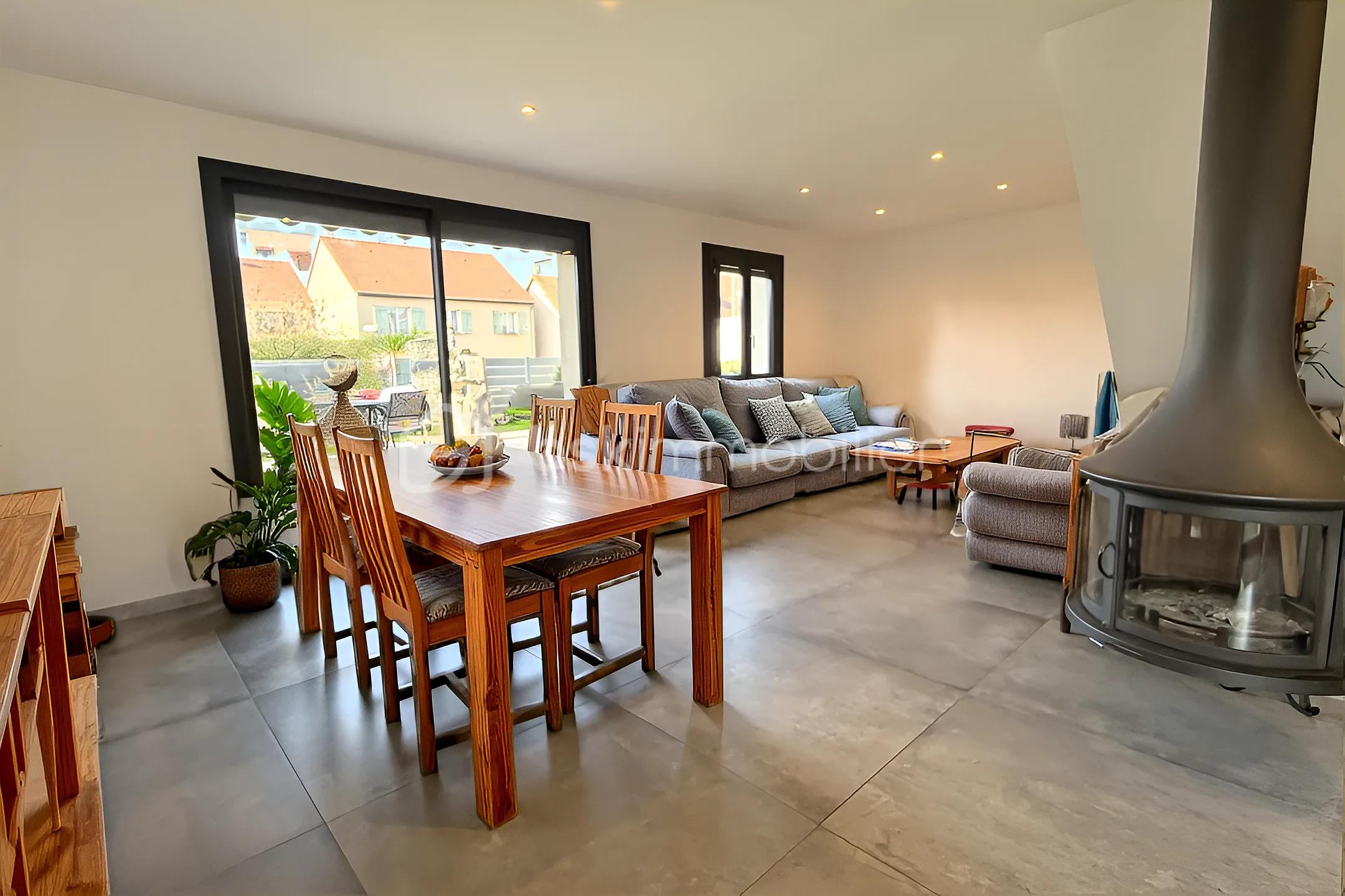 SALLE A MANGER HOME.jpeg