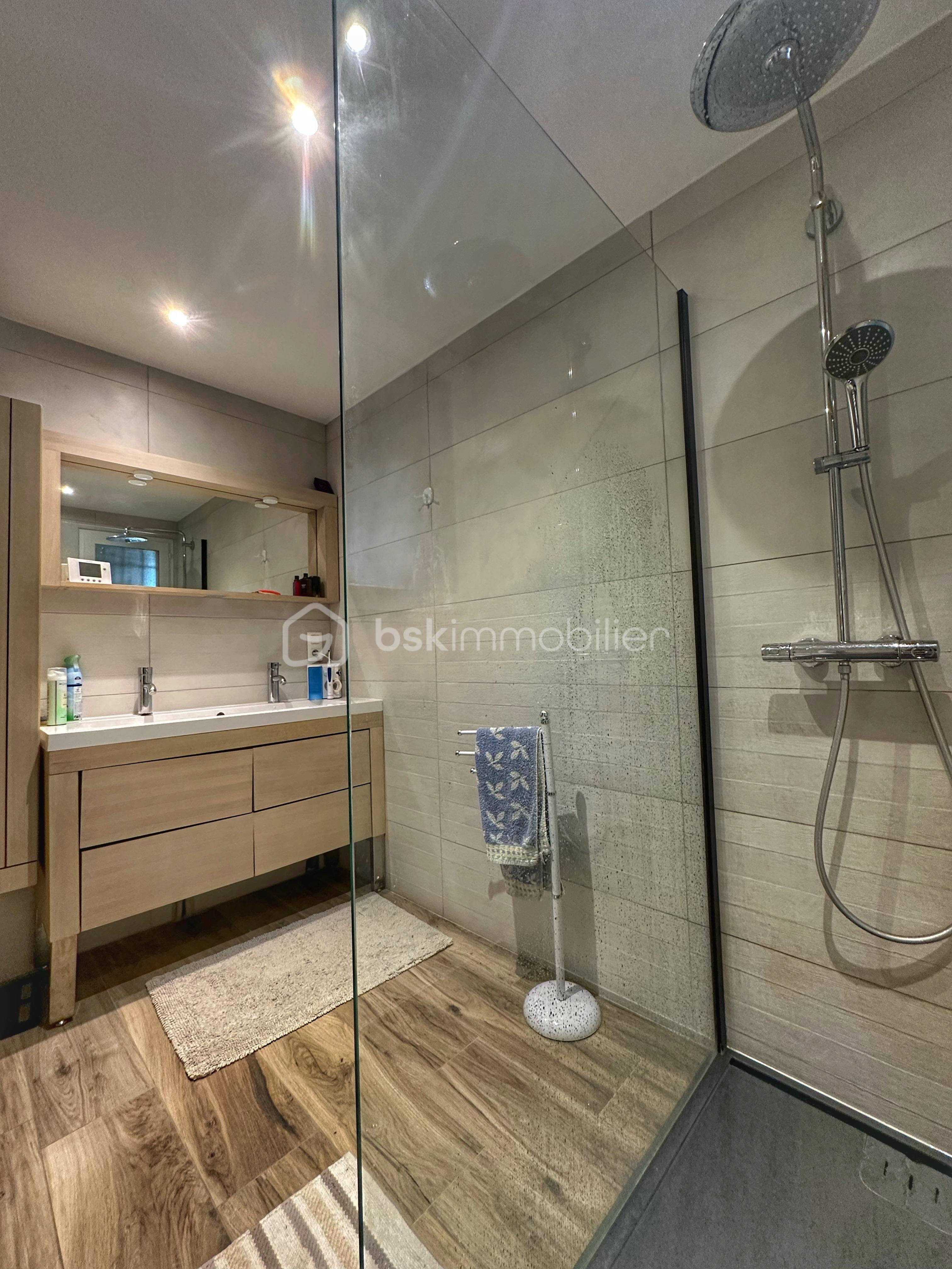 Maison de 97 m² - Salle d'eau portrait.jpg