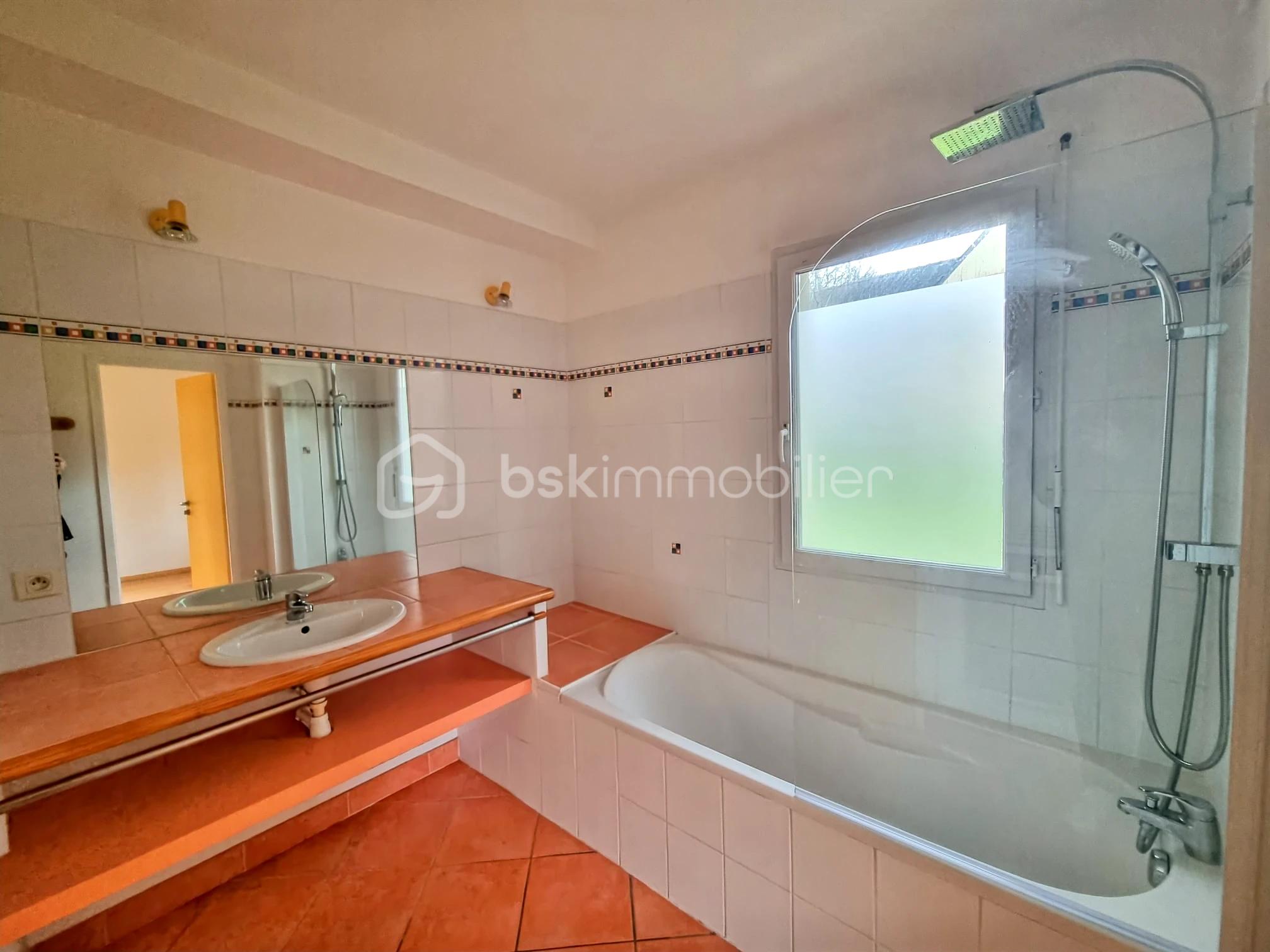 Maison de 89 m² - d6042f42-254c-4c27-9c98-5742009faf19.jpg