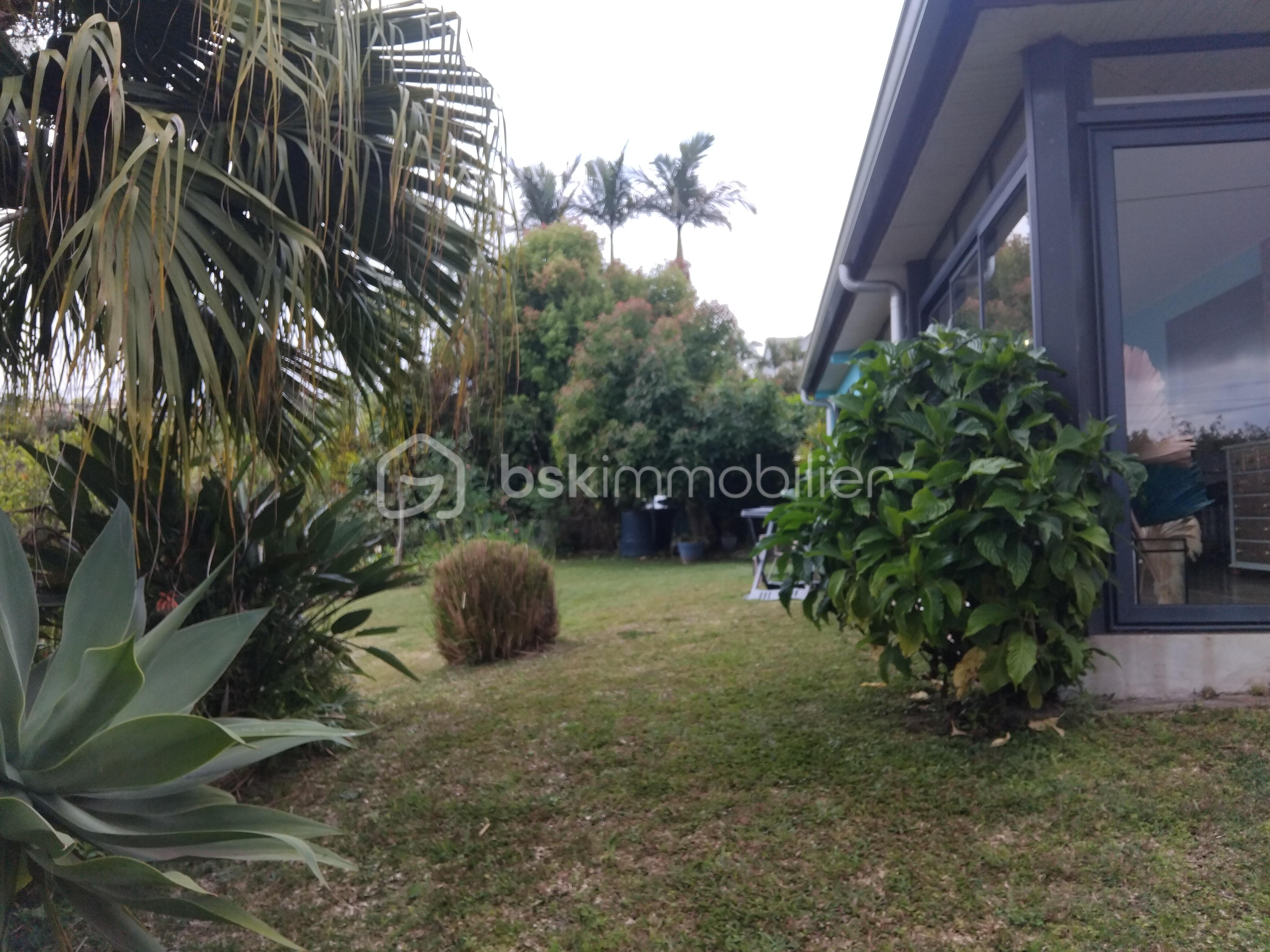 Maison de 140 m² - ent.jardin.jpg