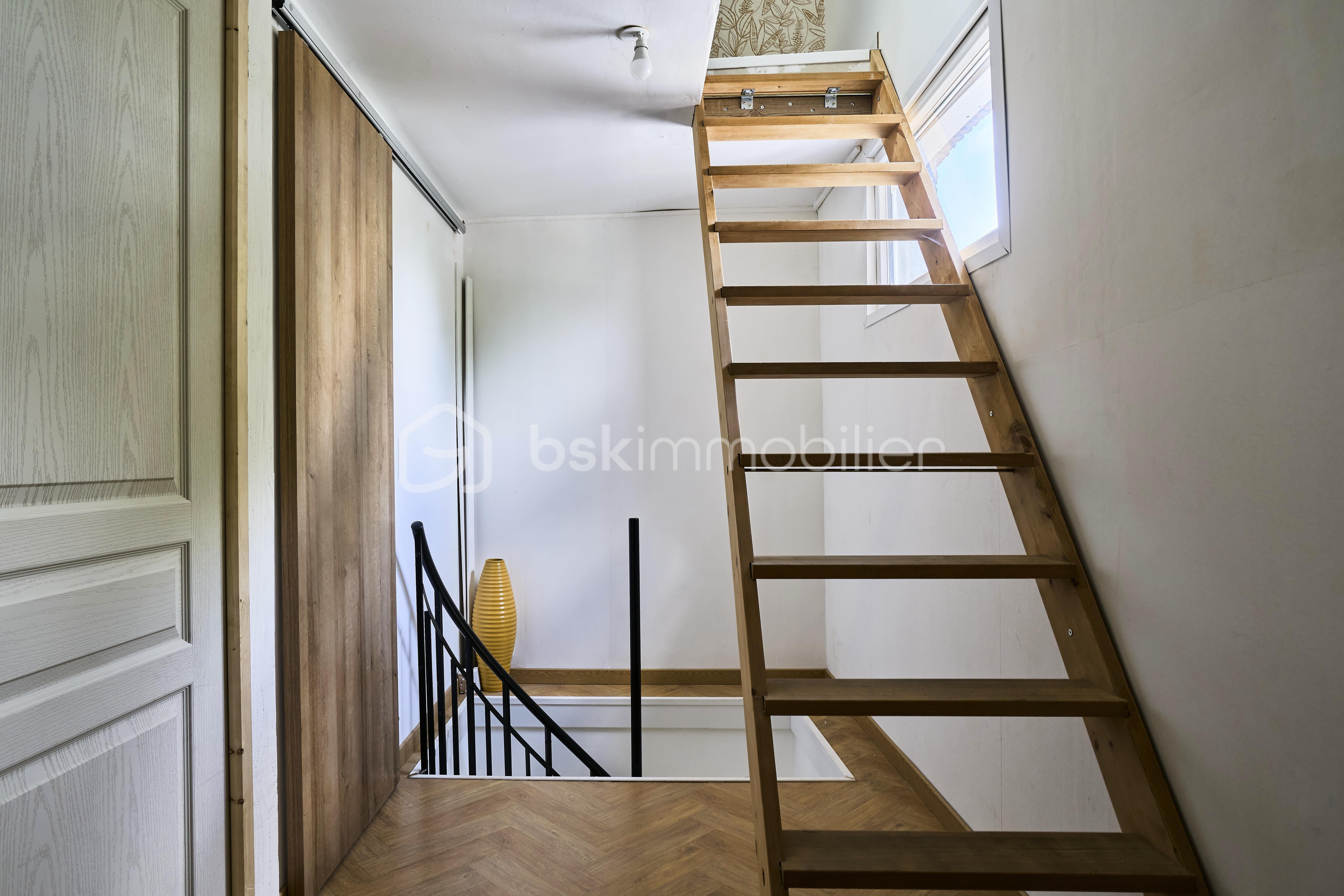 Maison de ville de 95 m² - couloir a.jpg