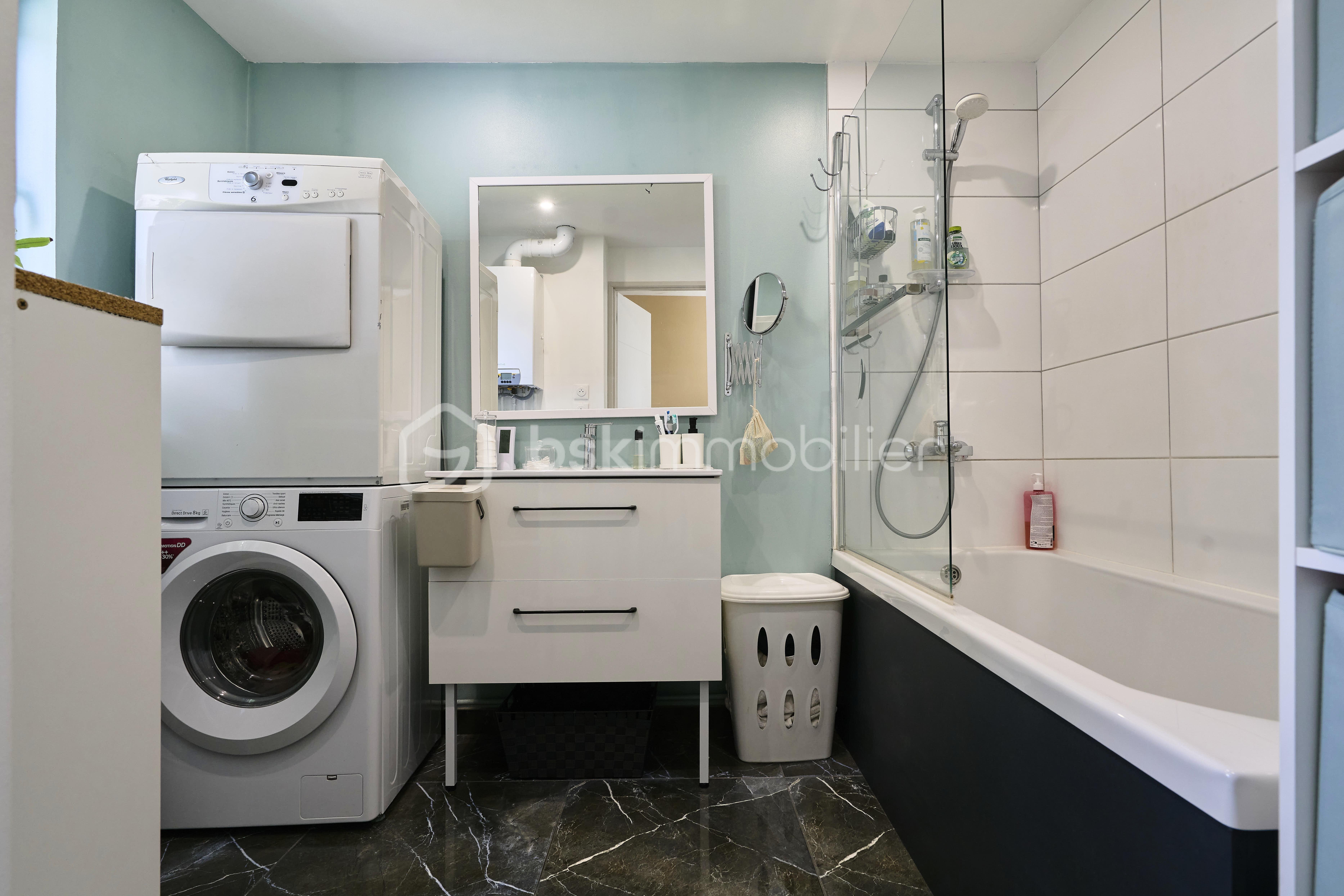 Maison de ville de 95 m² - salle de bain a_1.jpg