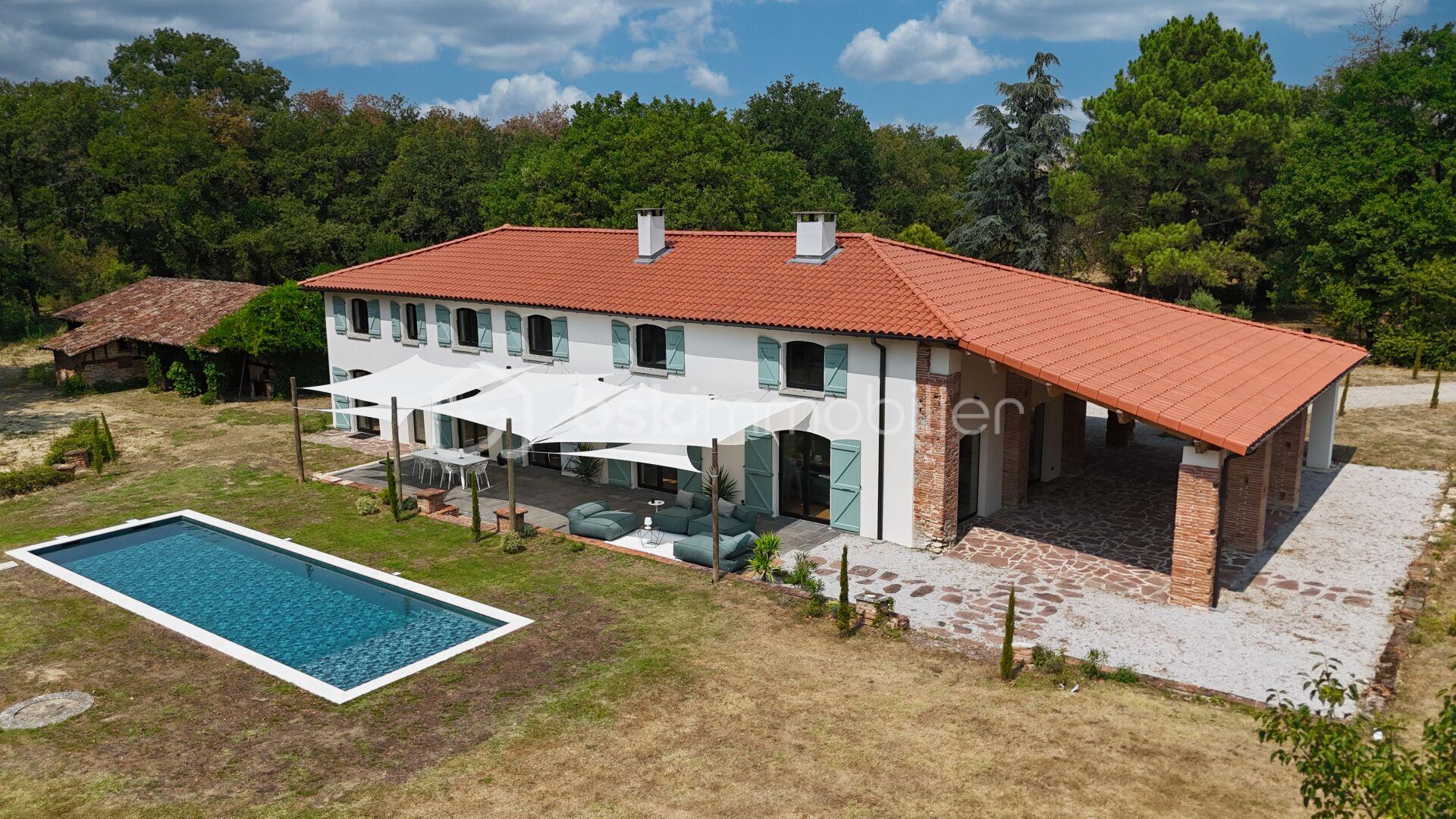 Maison 9 pièces 310 m² · à Lanta · 310 m² · 1 095 000 €