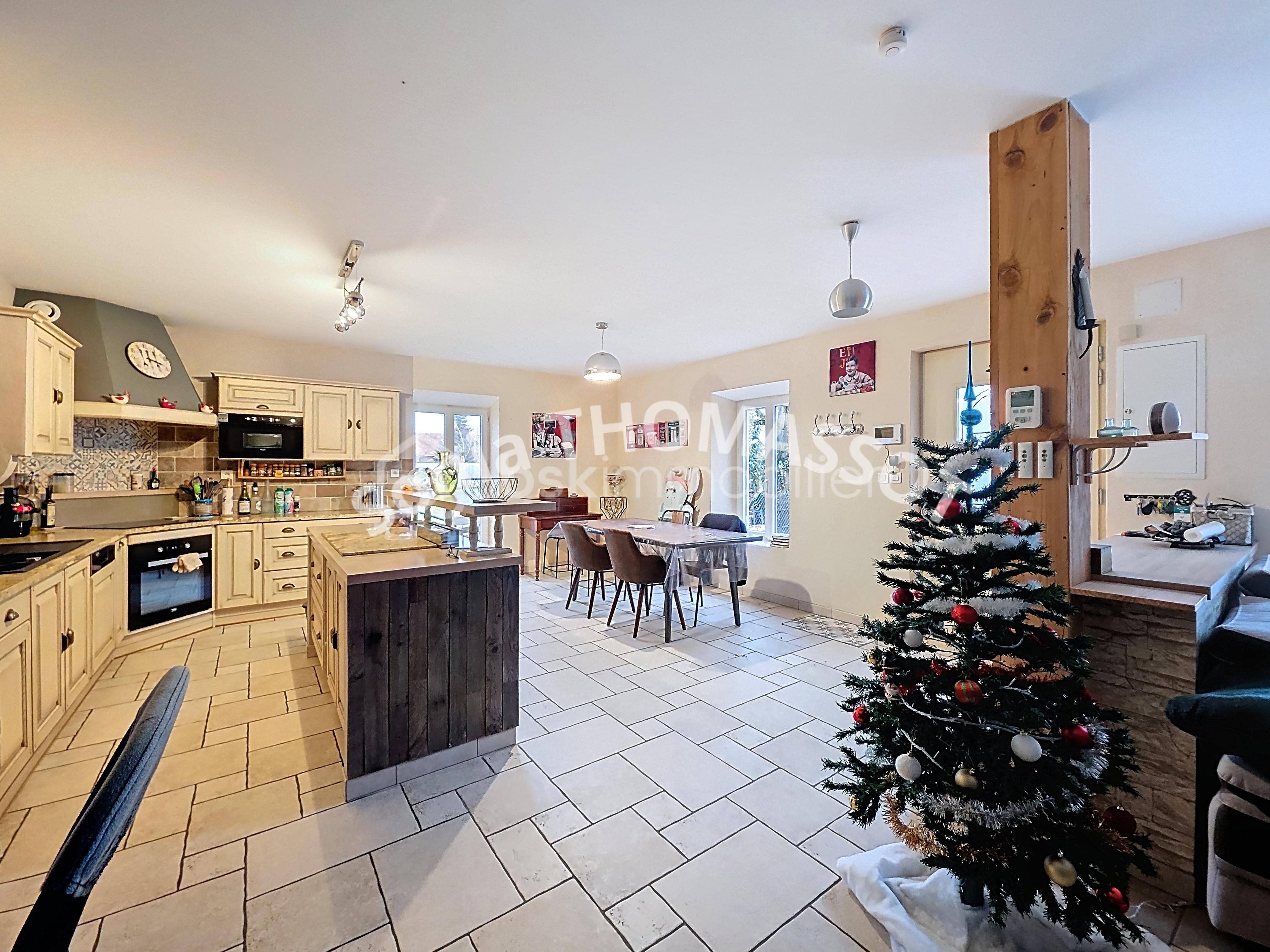 Maison de 210 m² - 56479.jpg