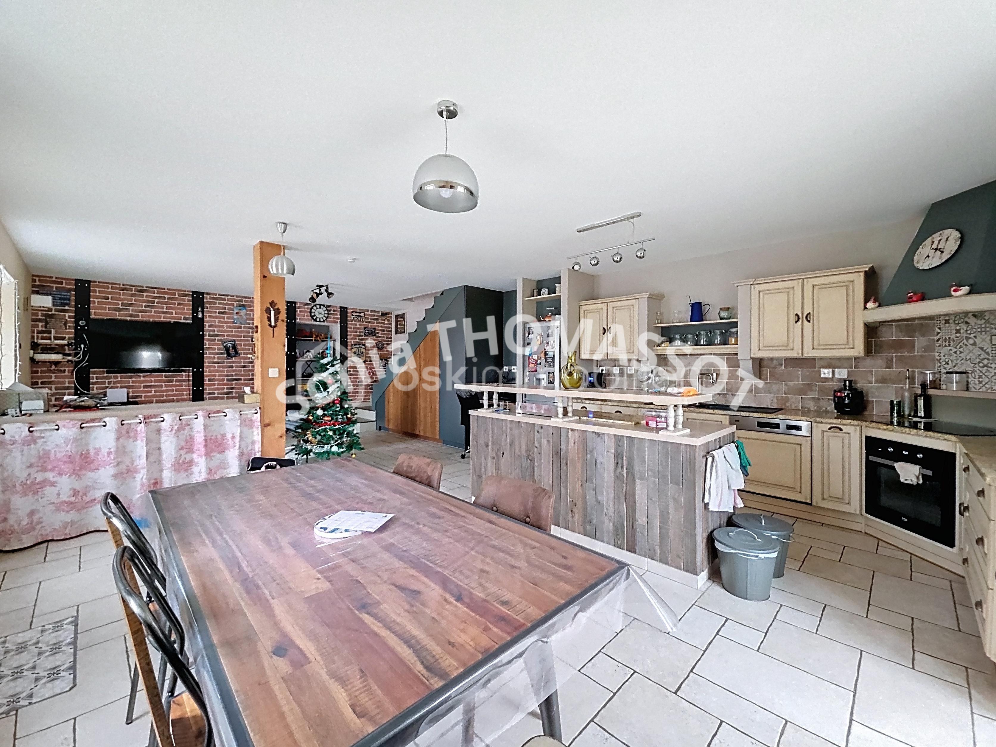 Maison de 210 m² - 56480.jpg