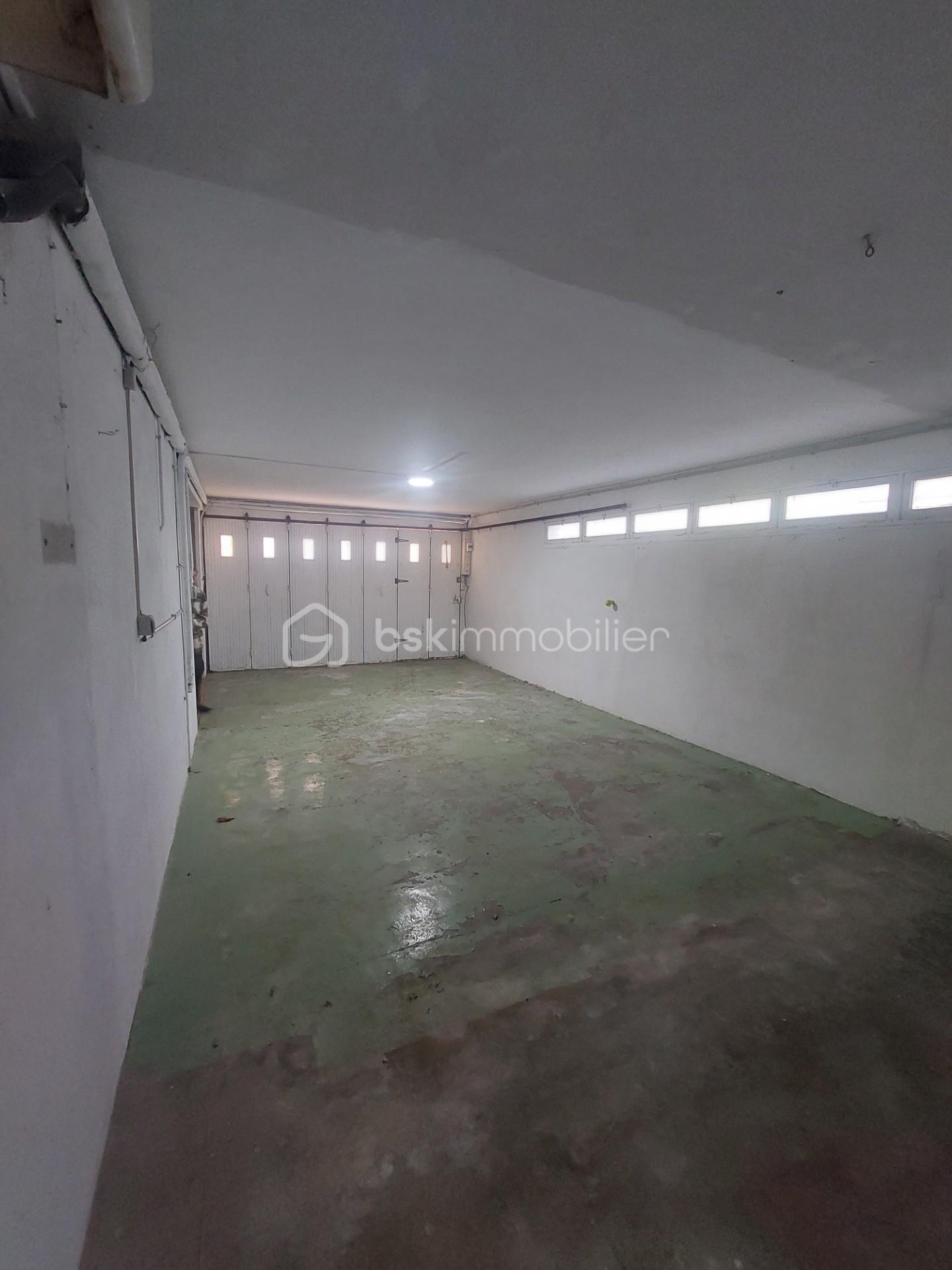 GARAGE.jpg