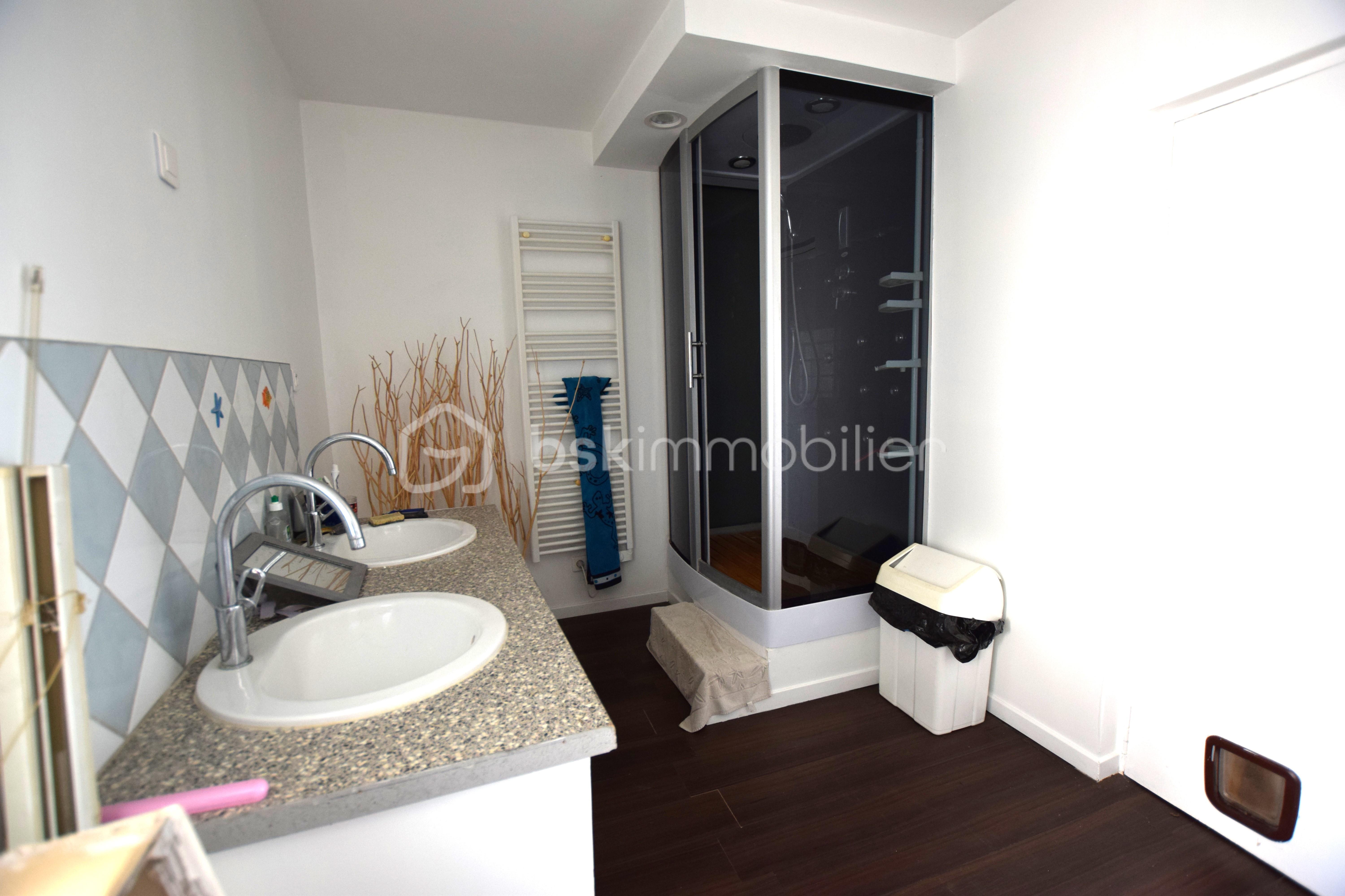 Maison de 126 m² - SALLE D'EAU.JPG