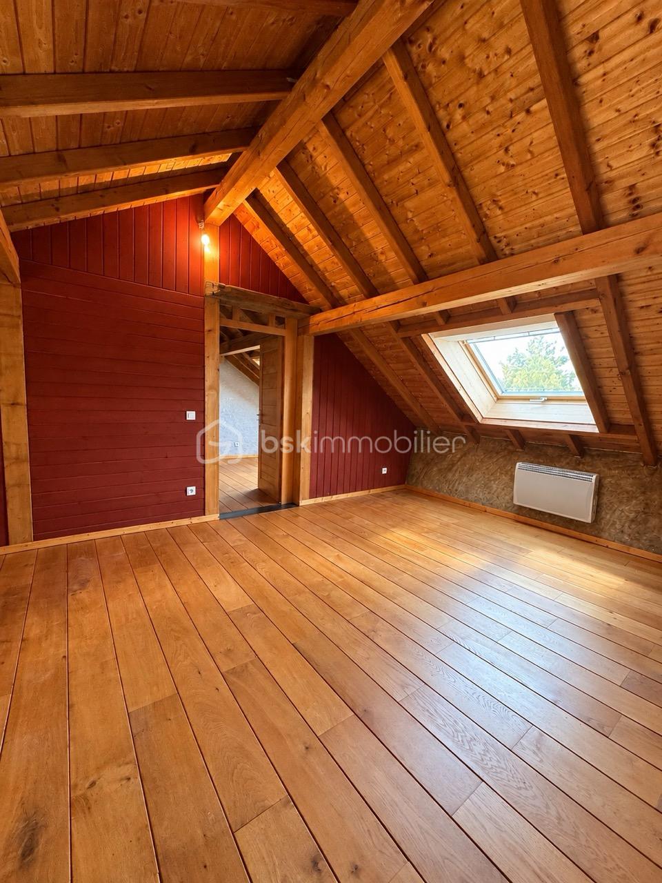 Grenier rustique avec radiateur mural (1) – grande taille.jpeg