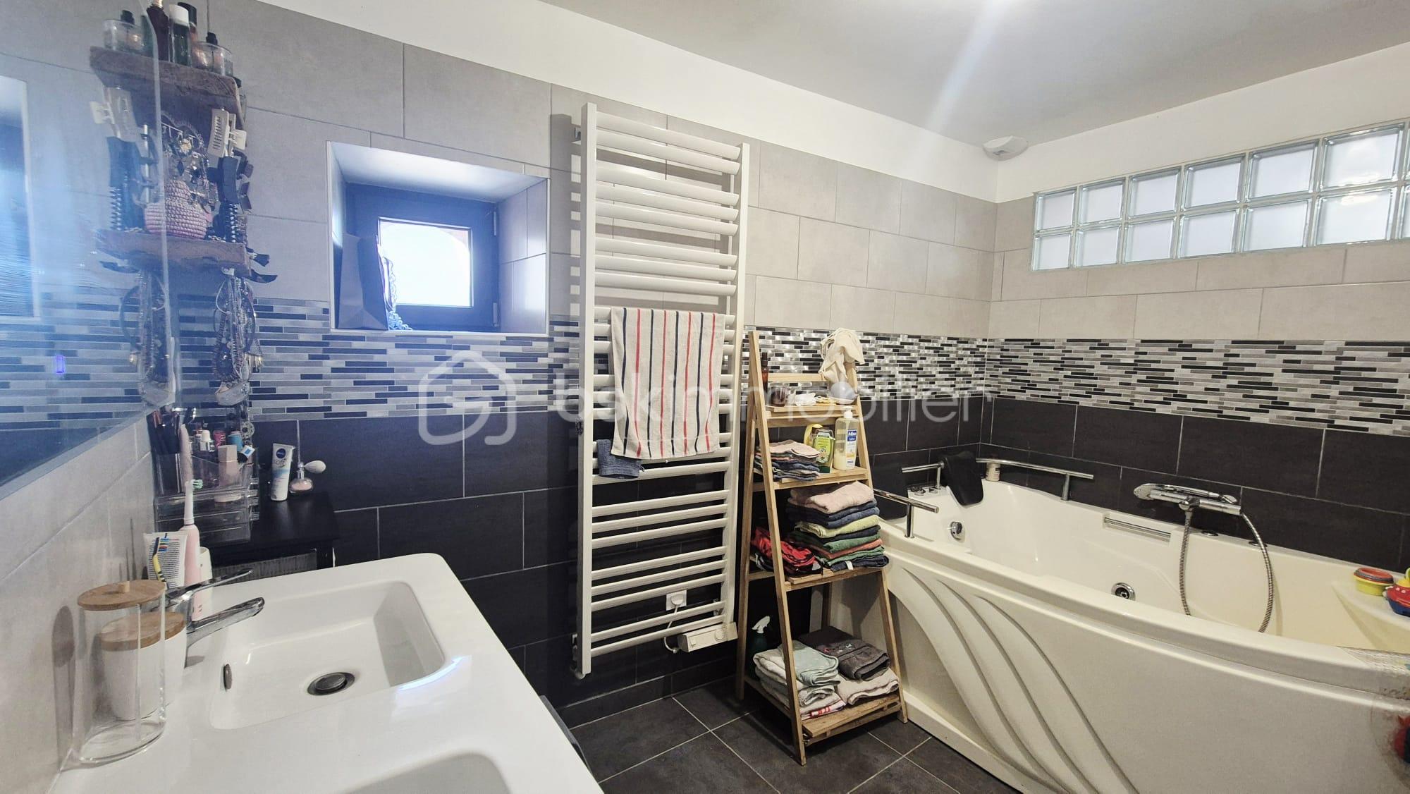 Maison de 100 m² - SDB.jpg