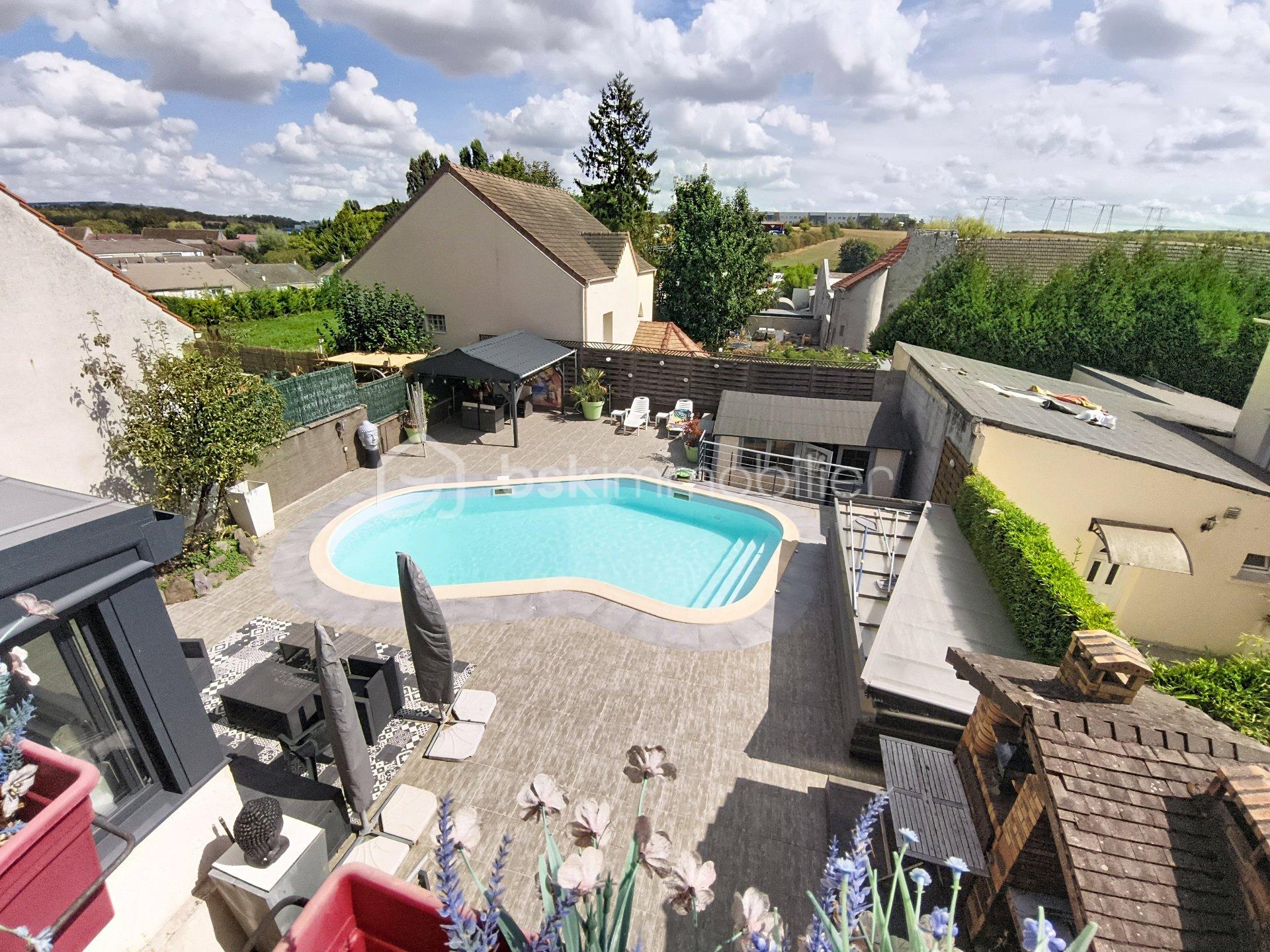 Maison 7 pièces 180 m² · à Le Thillay · 180 m² · 499 000 €