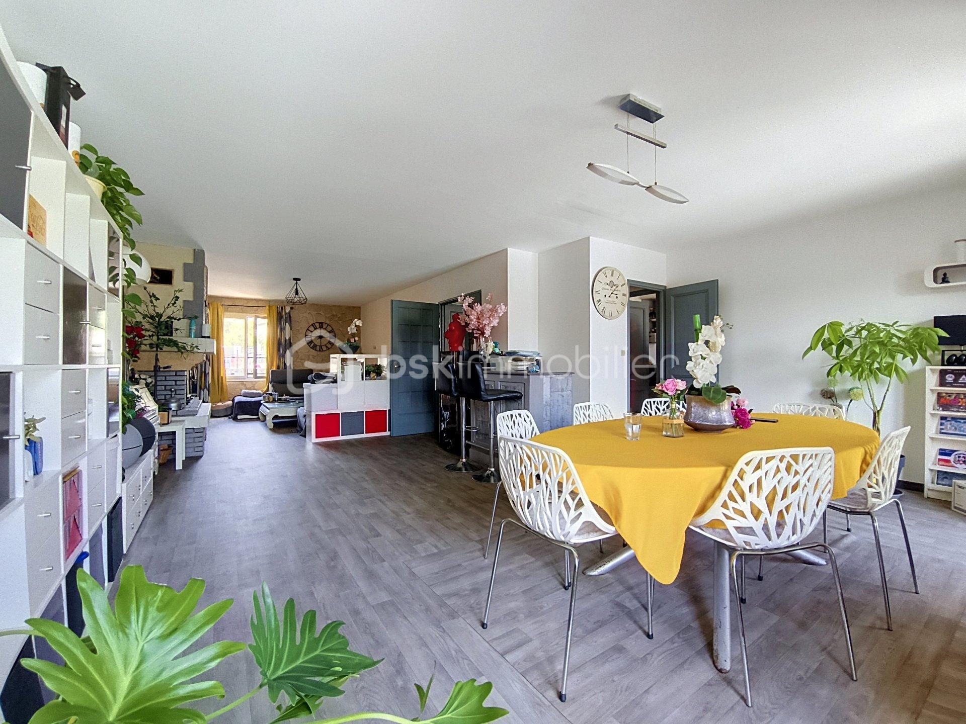 LE THILLAY KARINE_livingroom-dinningroom_ad171242.jpeg
