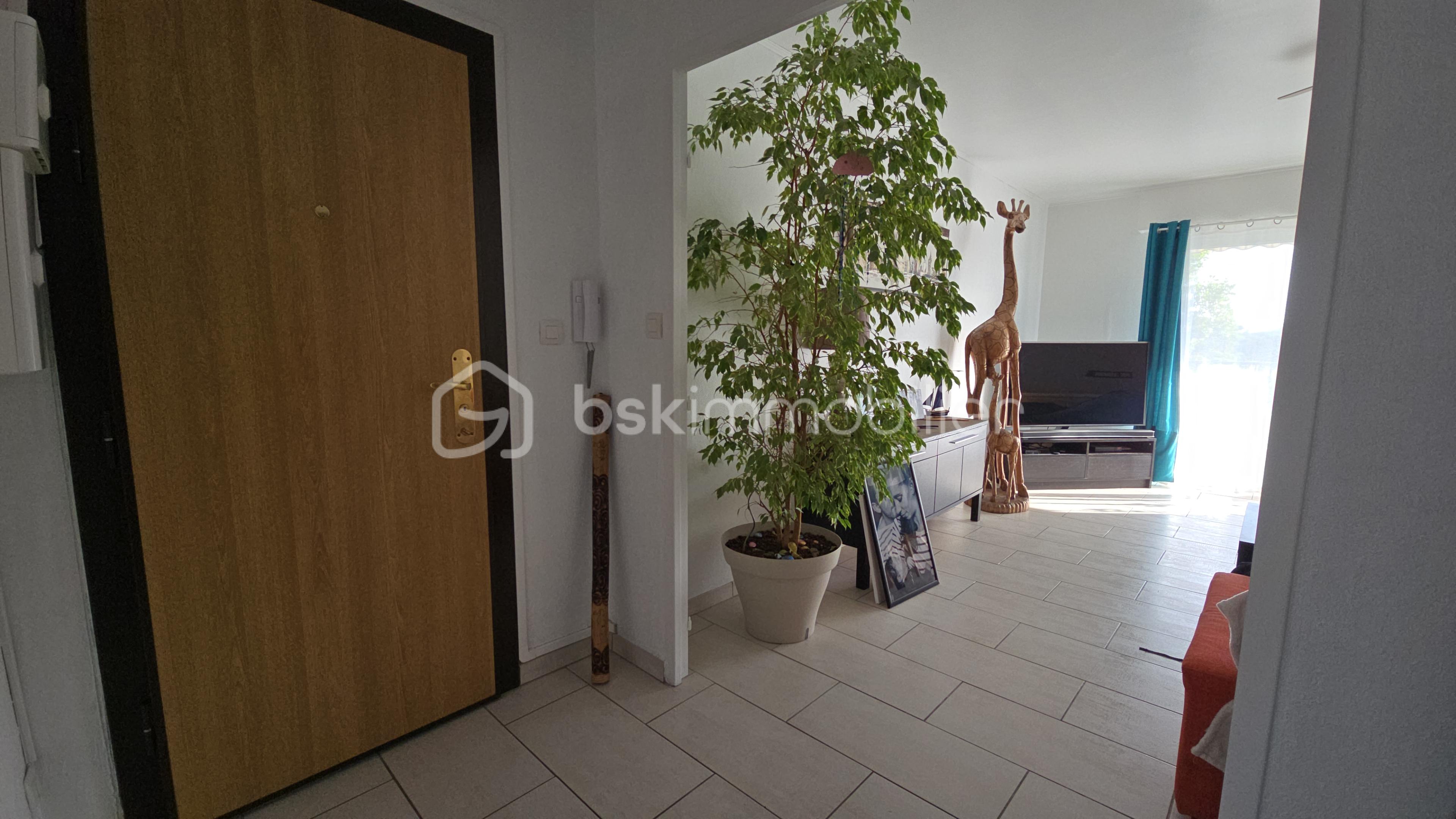 Appartement de 72 m² - DJI_20250919_172316_3225.jpg