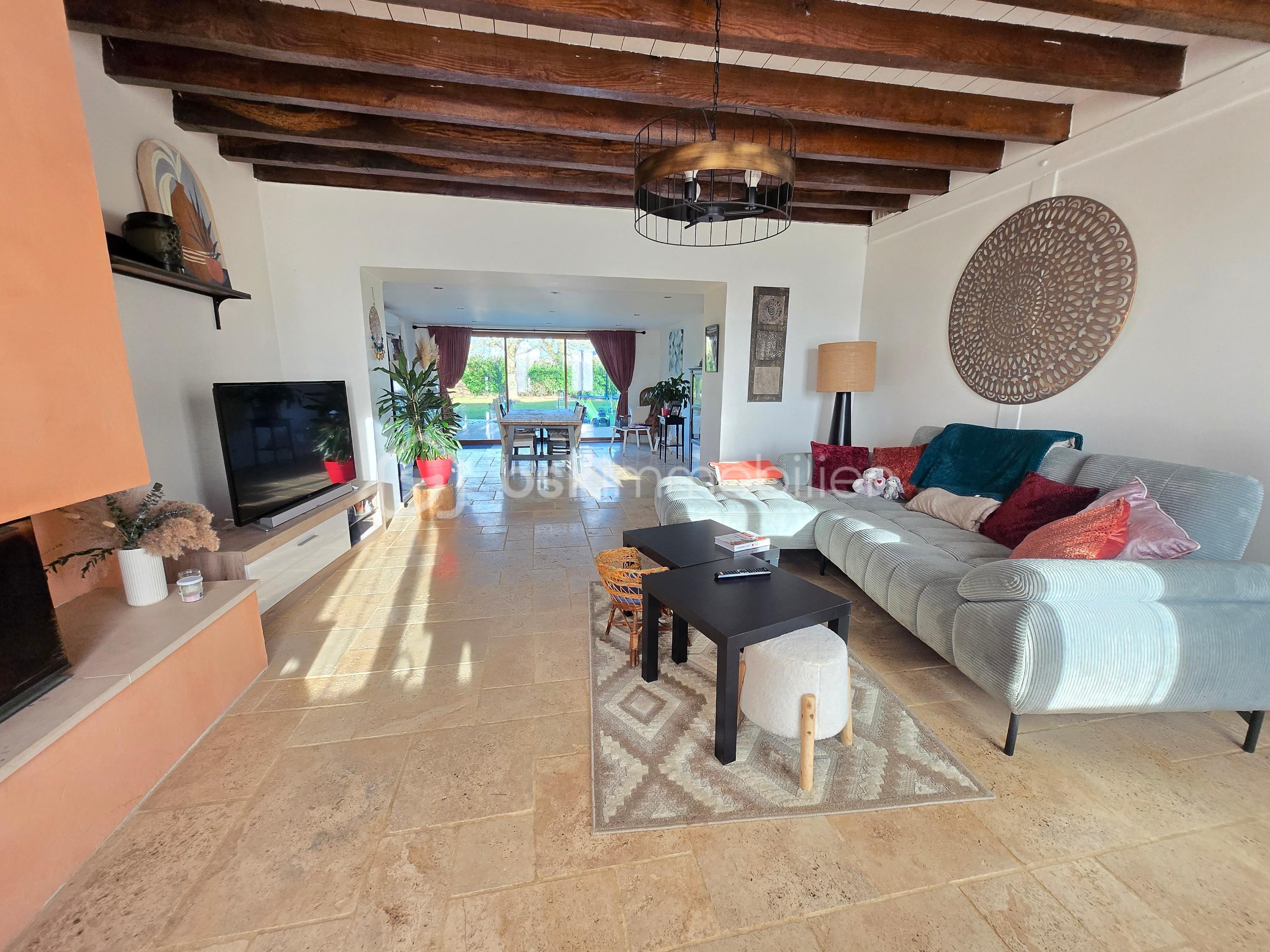 Maison en pierre de 201 m² - AIRetouch_20260115_204602693.jpg