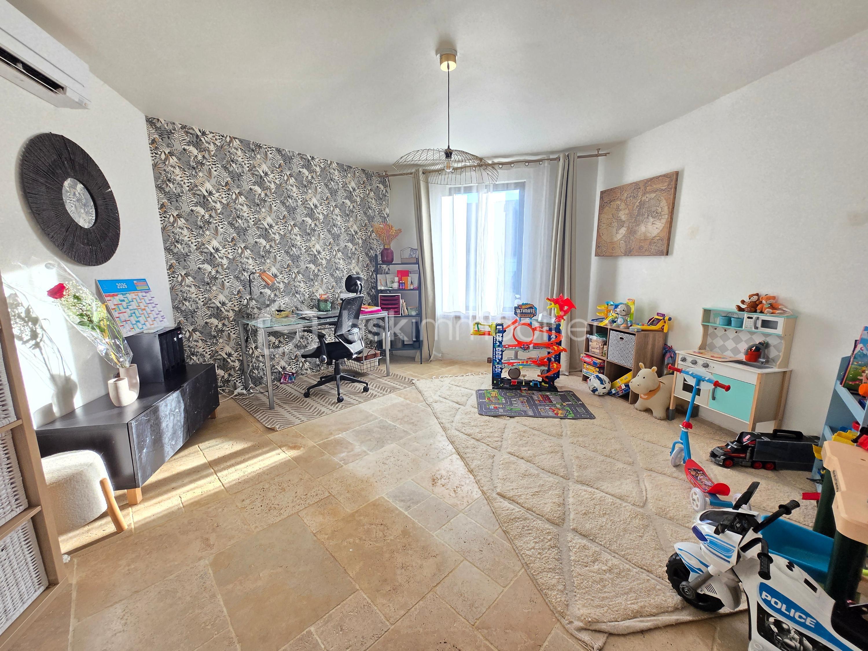 Maison en pierre de 201 m² - AIRetouch_20260115_205015294.jpg