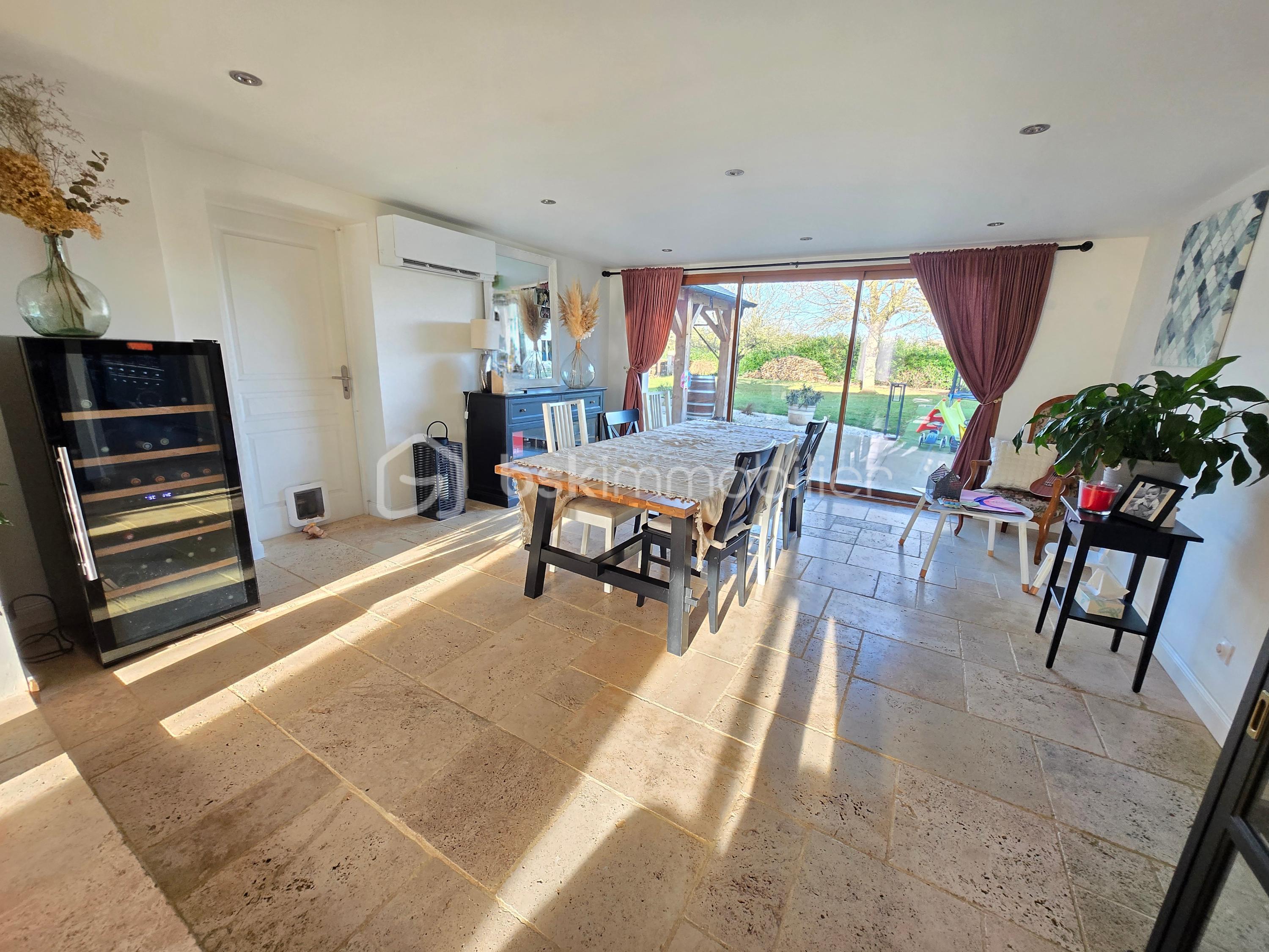 Maison en pierre de 201 m² - AIRetouch_20260115_204347550.jpg