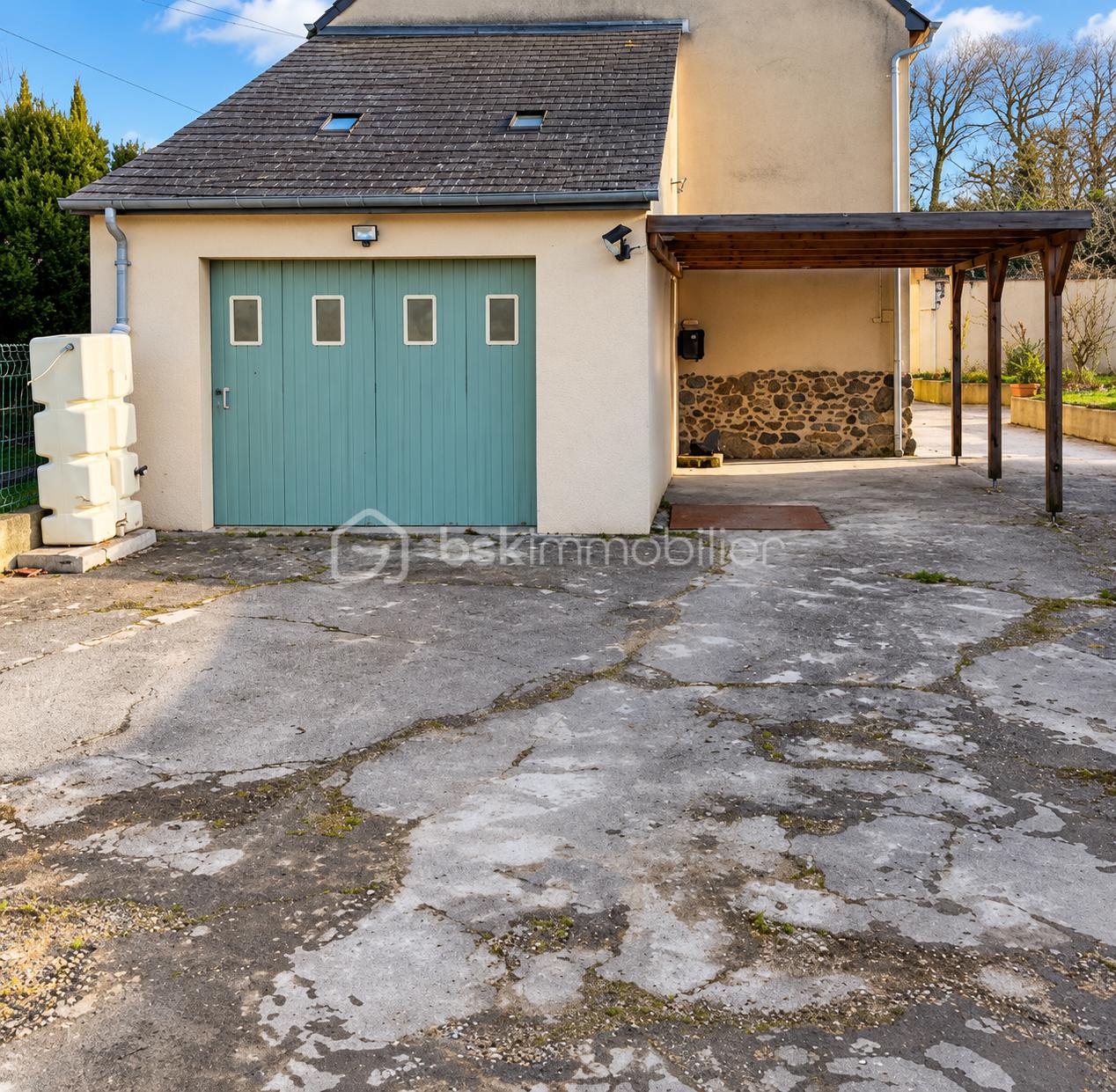 Garage et carport sous le soleil.png