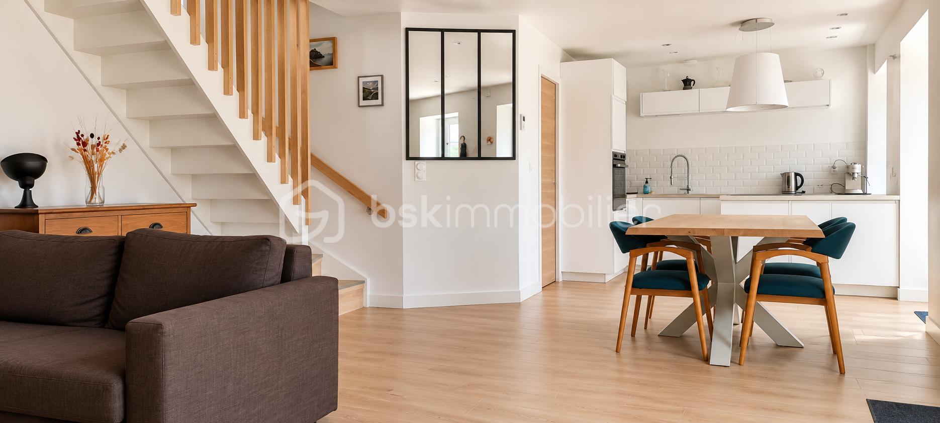 Intérieur scandinave lumineux et moderne.png