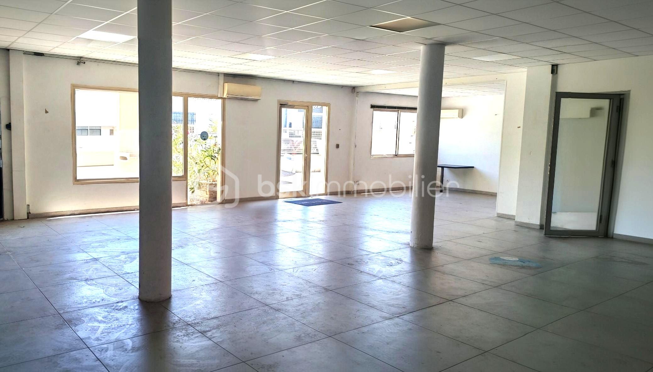 Immeuble 10 pièces 890 m² · à Nimes · 890 m² · 950 000 €