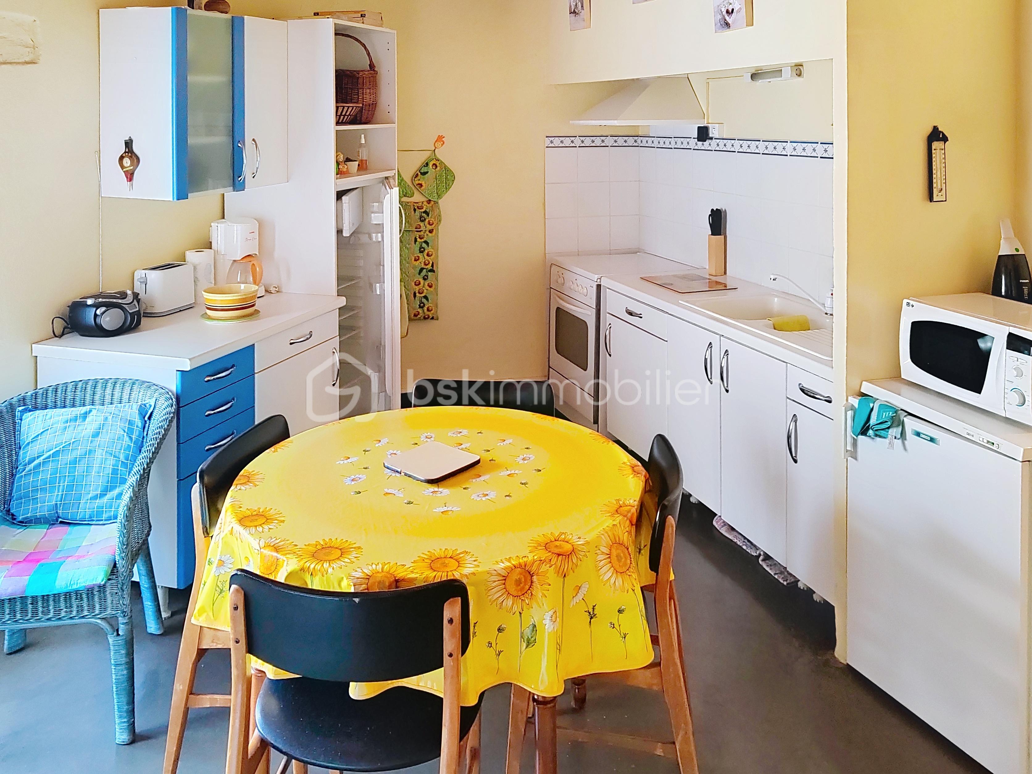 Maison de village de 150 m² - demo-tour-10-main-street_00001(2).jpeg