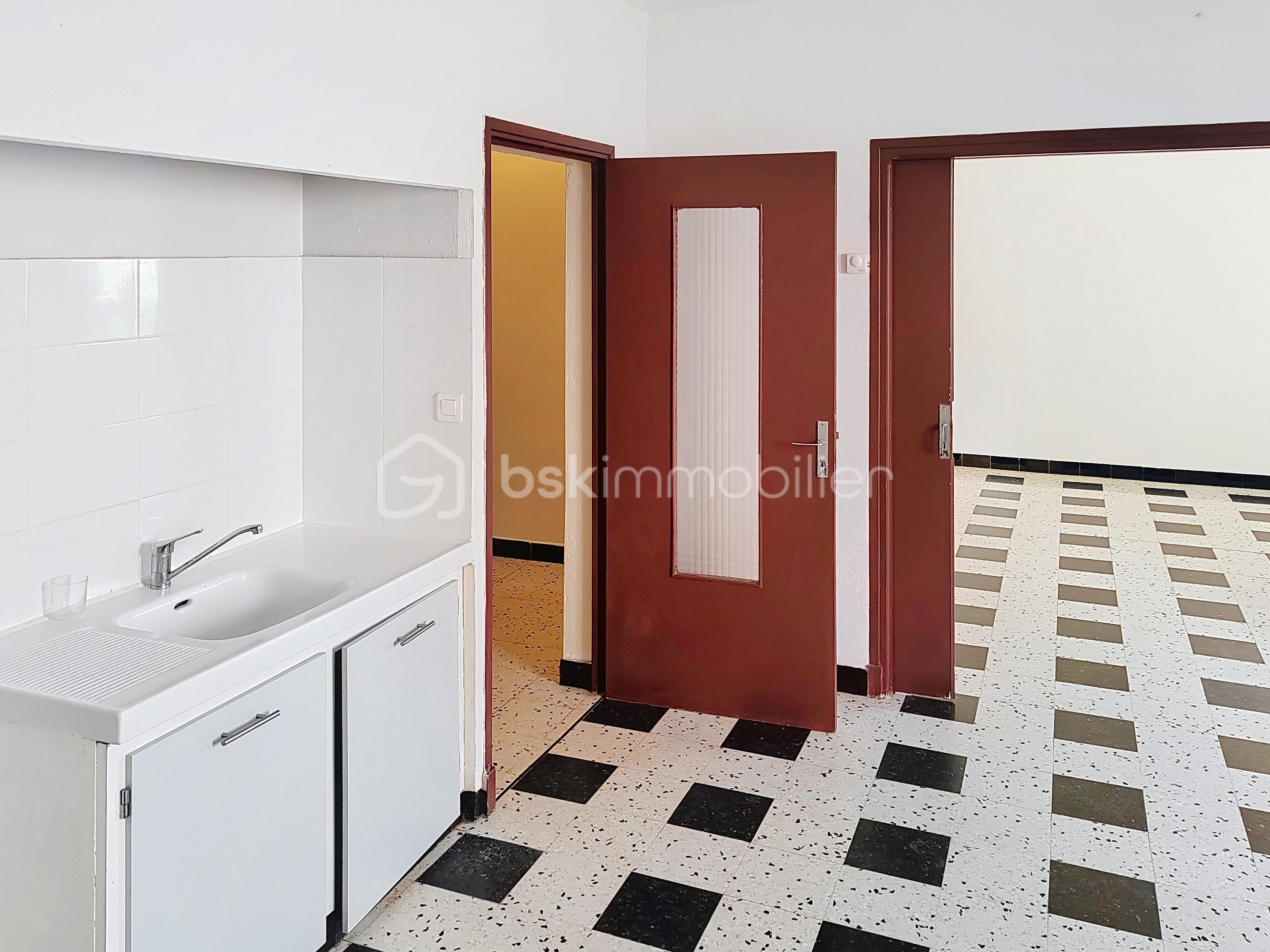 Maison de village de 150 m² - demo-tour-10-main-street_00001(1).jpeg