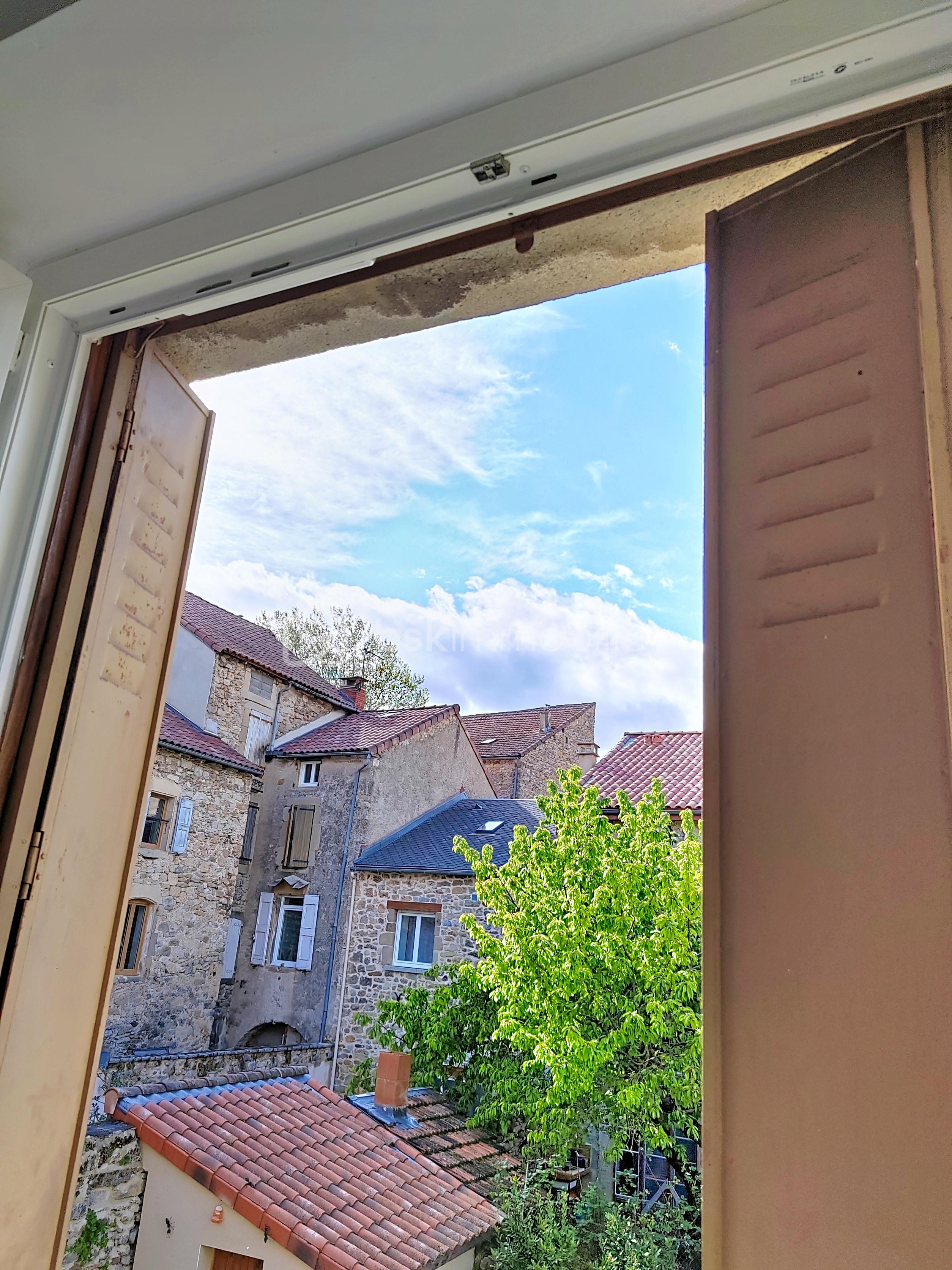 Maison de village de 150 m² - demo-tour-10-main-street_00001(6).jpeg